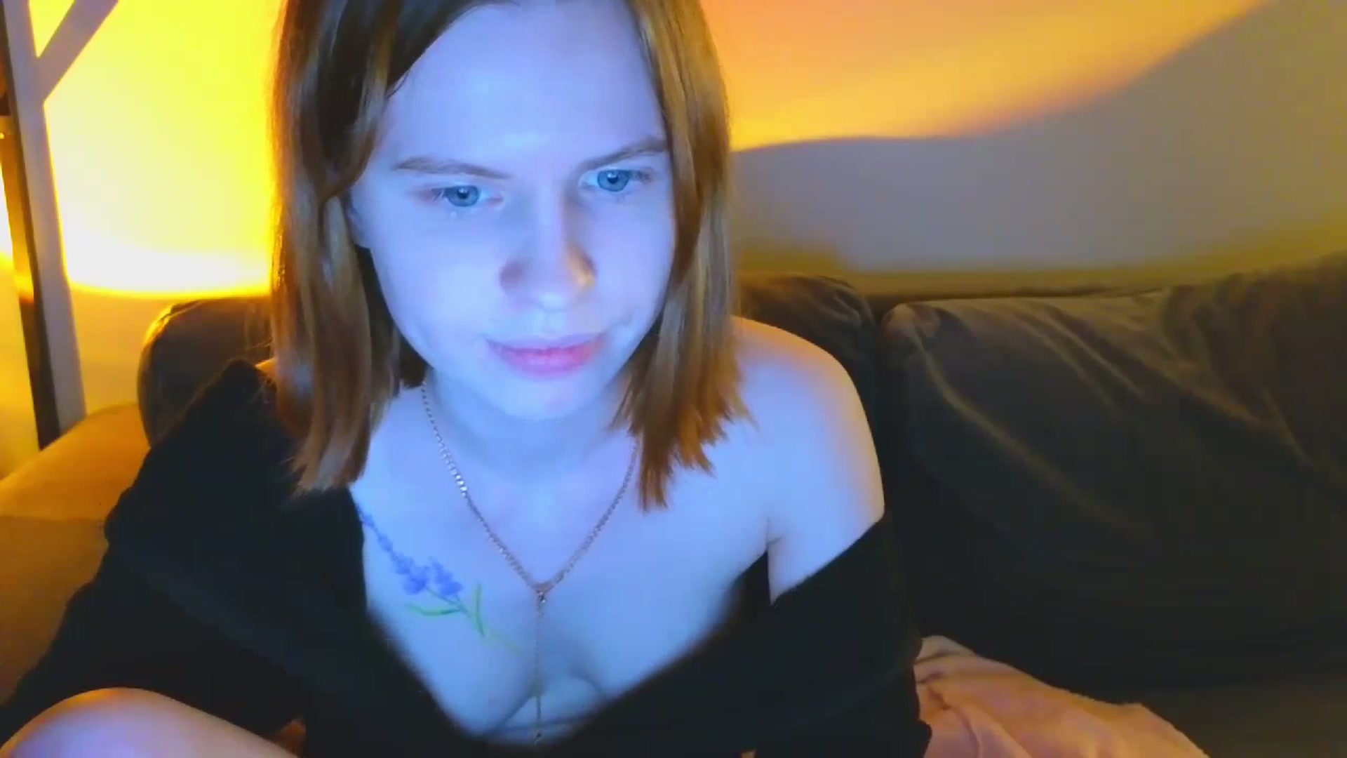 Gallery image thumbnail from Yuri_BDay's myfreecams stream on, 01/25/2024, 07:11 image 14 of 20