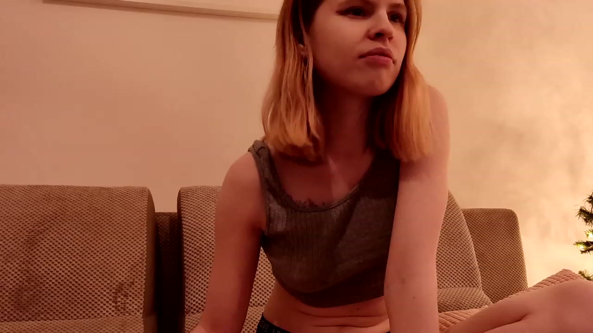 Gallery image thumbnail from Yuri_elfie's myfreecams stream on, 01/20/2023, 04:36 image 8 of 20