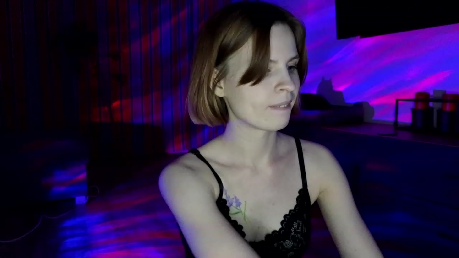 Gallery image thumbnail from Yuri_elfie's myfreecams stream on, 04/19/2023, 01:47 image 12 of 20