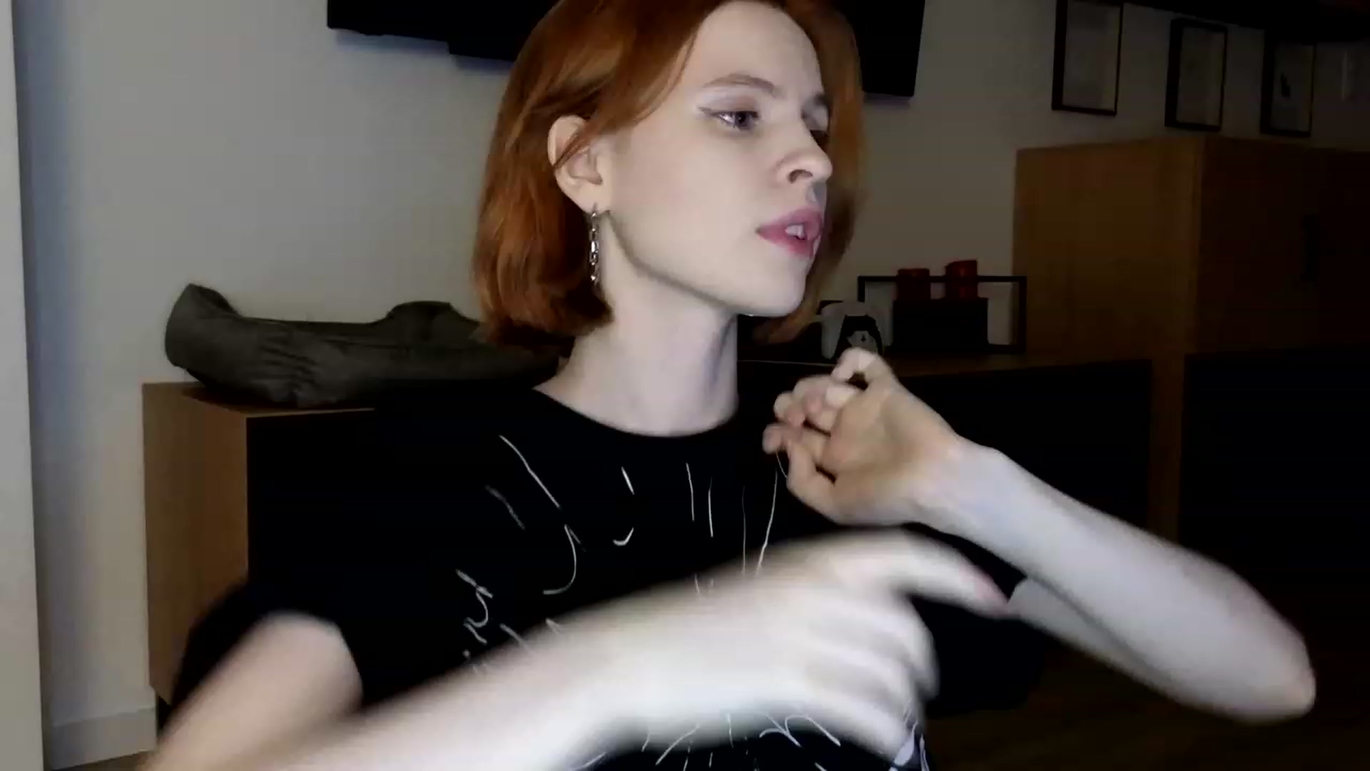 Gallery image thumbnail from Yuri_elfie's myfreecams stream on, 05/23/2023, 01:48 image 3 of 20
