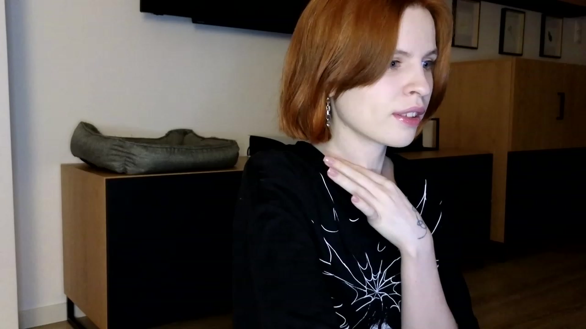 Gallery image thumbnail from Yuri_elfie's myfreecams stream on, 05/23/2023, 01:48 image 8 of 20