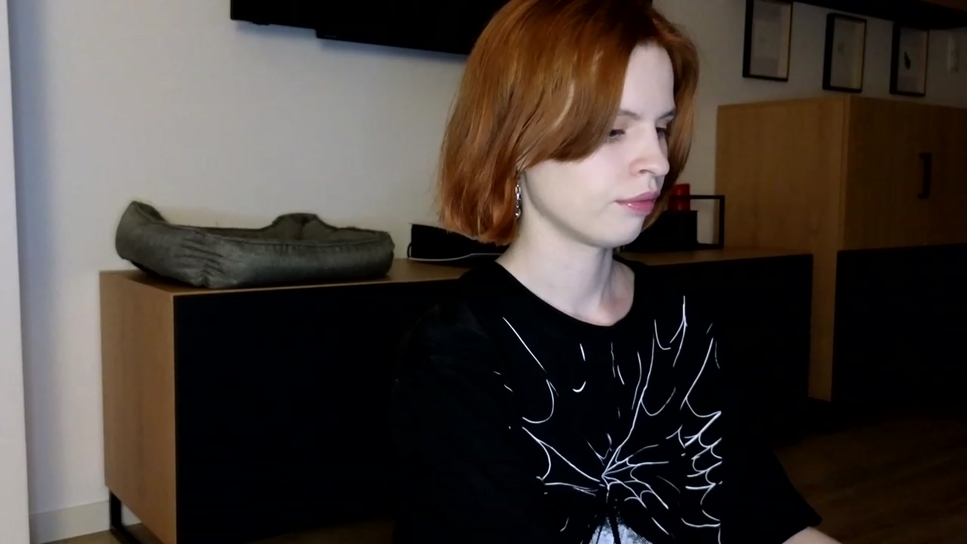 Gallery image thumbnail from Yuri_elfie's myfreecams stream on, 05/23/2023, 01:48 image 16 of 20