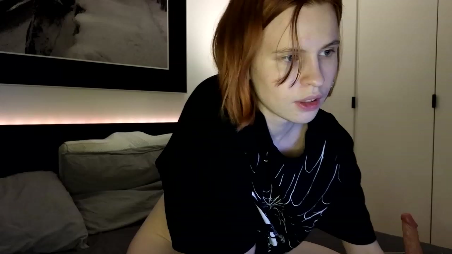 Gallery image thumbnail from Yuri_elfie's myfreecams stream on, 05/26/2023, 03:38 image 12 of 20