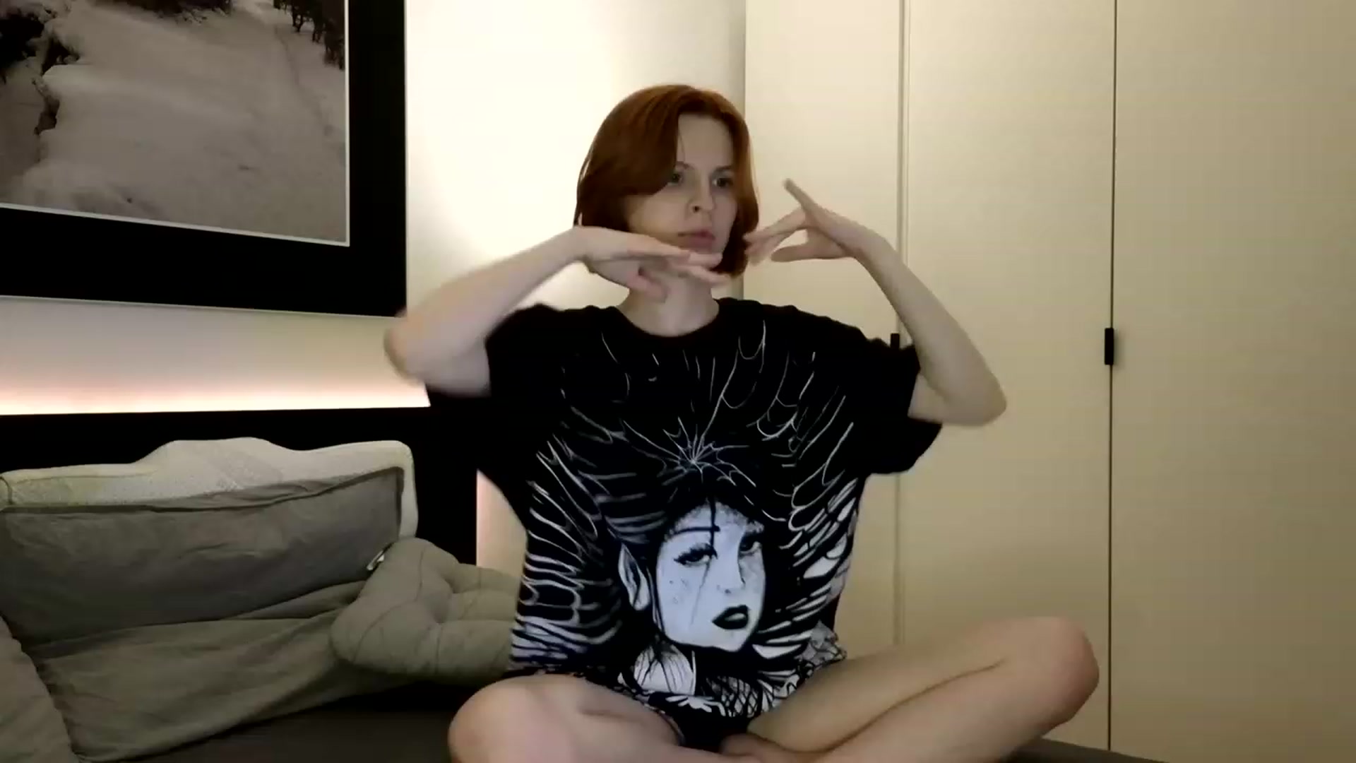 Gallery image thumbnail from Yuri_elfie's myfreecams stream on, 05/26/2023, 03:38 image 15 of 20