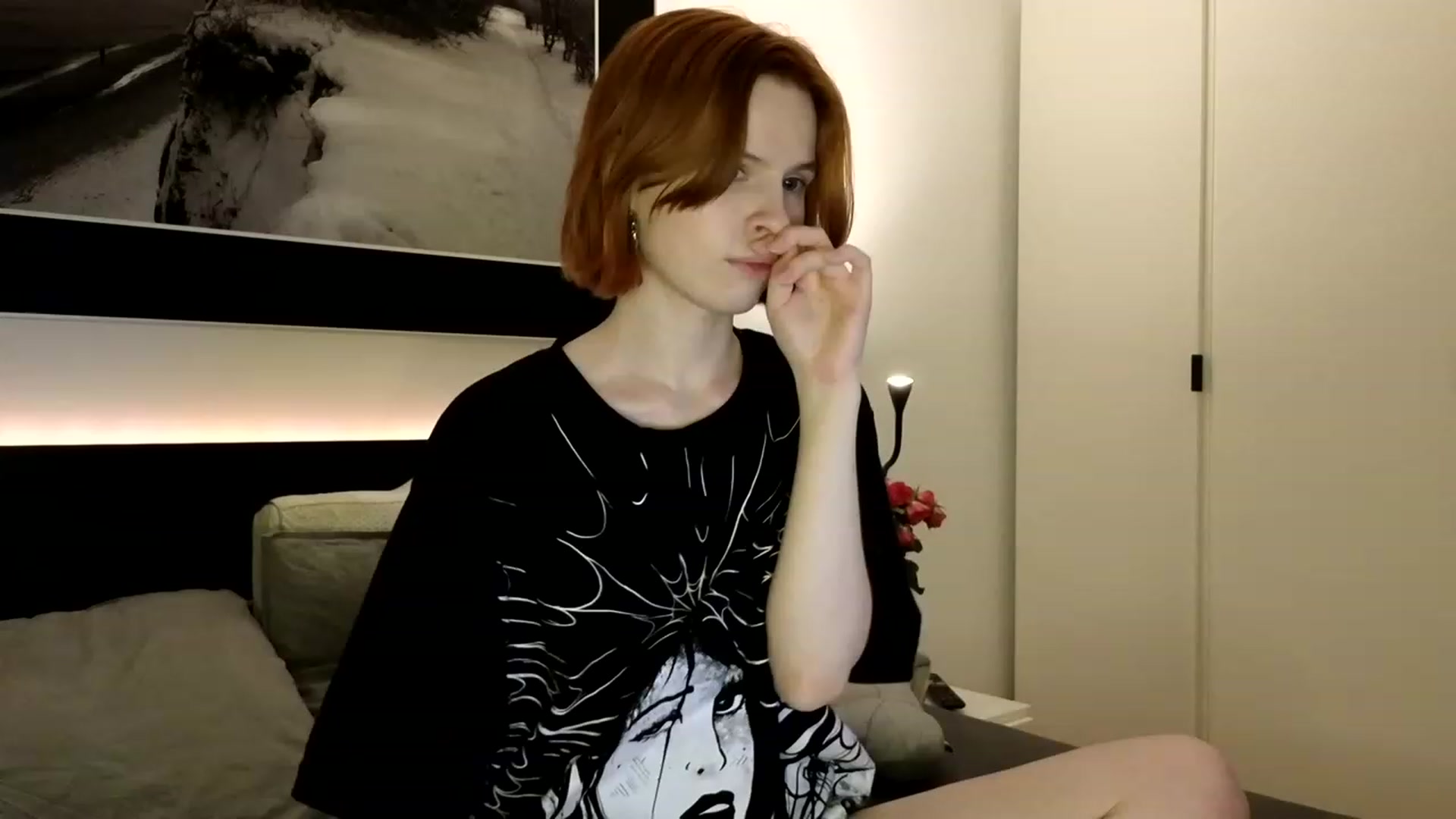 Gallery image thumbnail from Yuri_elfie's myfreecams stream on, 05/26/2023, 03:38 image 14 of 20