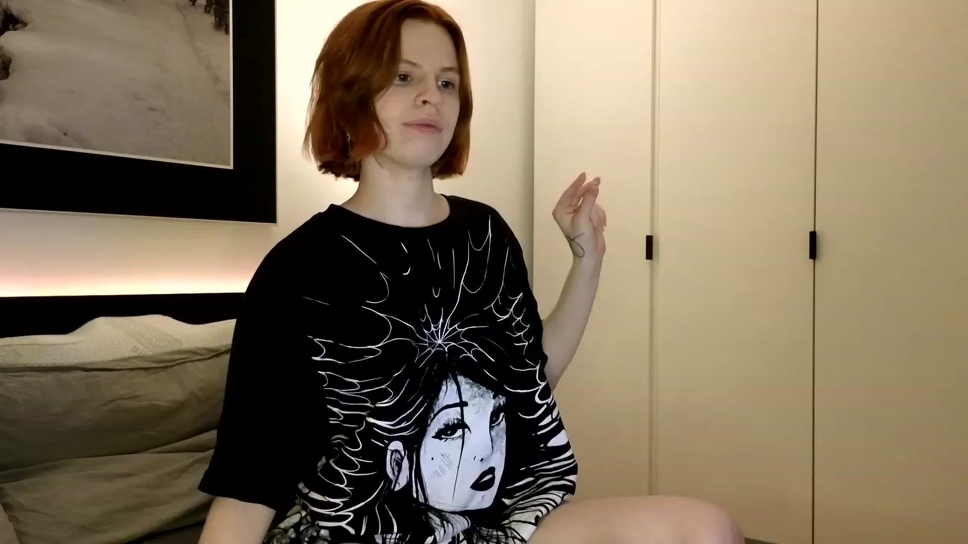 Gallery image thumbnail from Yuri_elfie's myfreecams stream on, 05/26/2023, 03:38 image 19 of 20