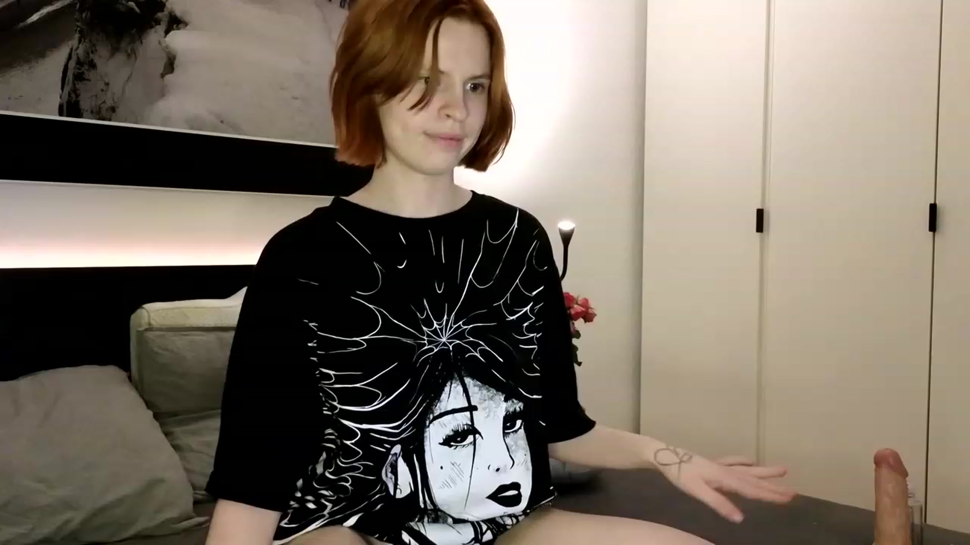 Gallery image thumbnail from Yuri_elfie's myfreecams stream on, 05/26/2023, 03:38 image 10 of 20