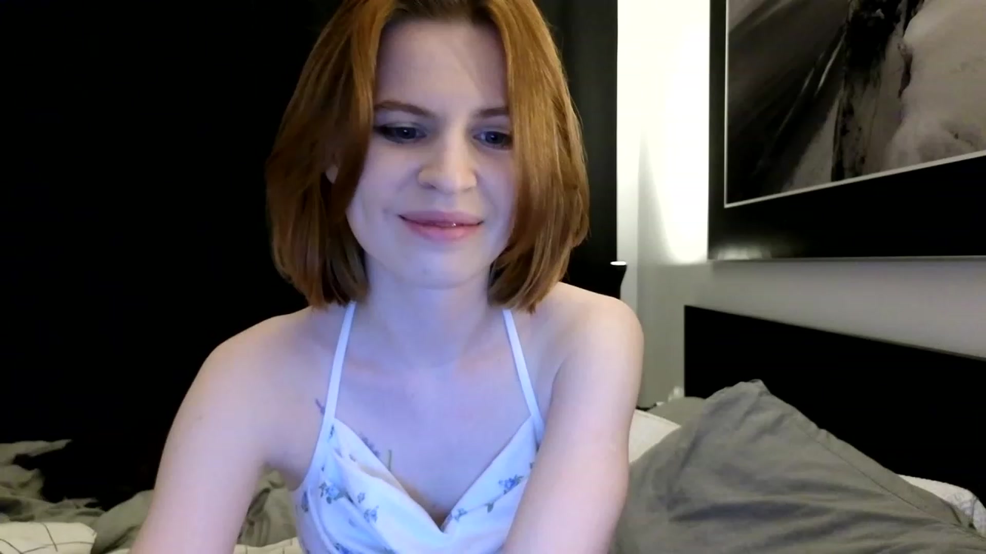 Gallery image thumbnail from Yuri_elfie's myfreecams stream on, 08/03/2023, 19:24 image 16 of 20