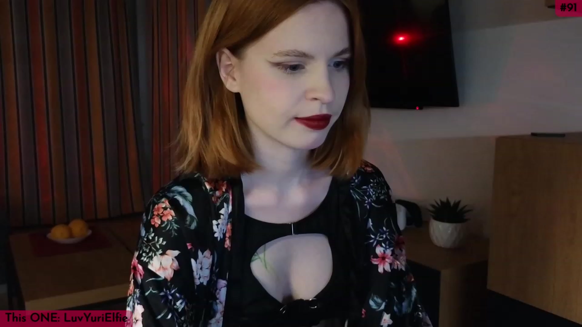 Gallery image thumbnail from Yuri_elfie's myfreecams stream on, 10/06/2023, 03:09 image 6 of 20