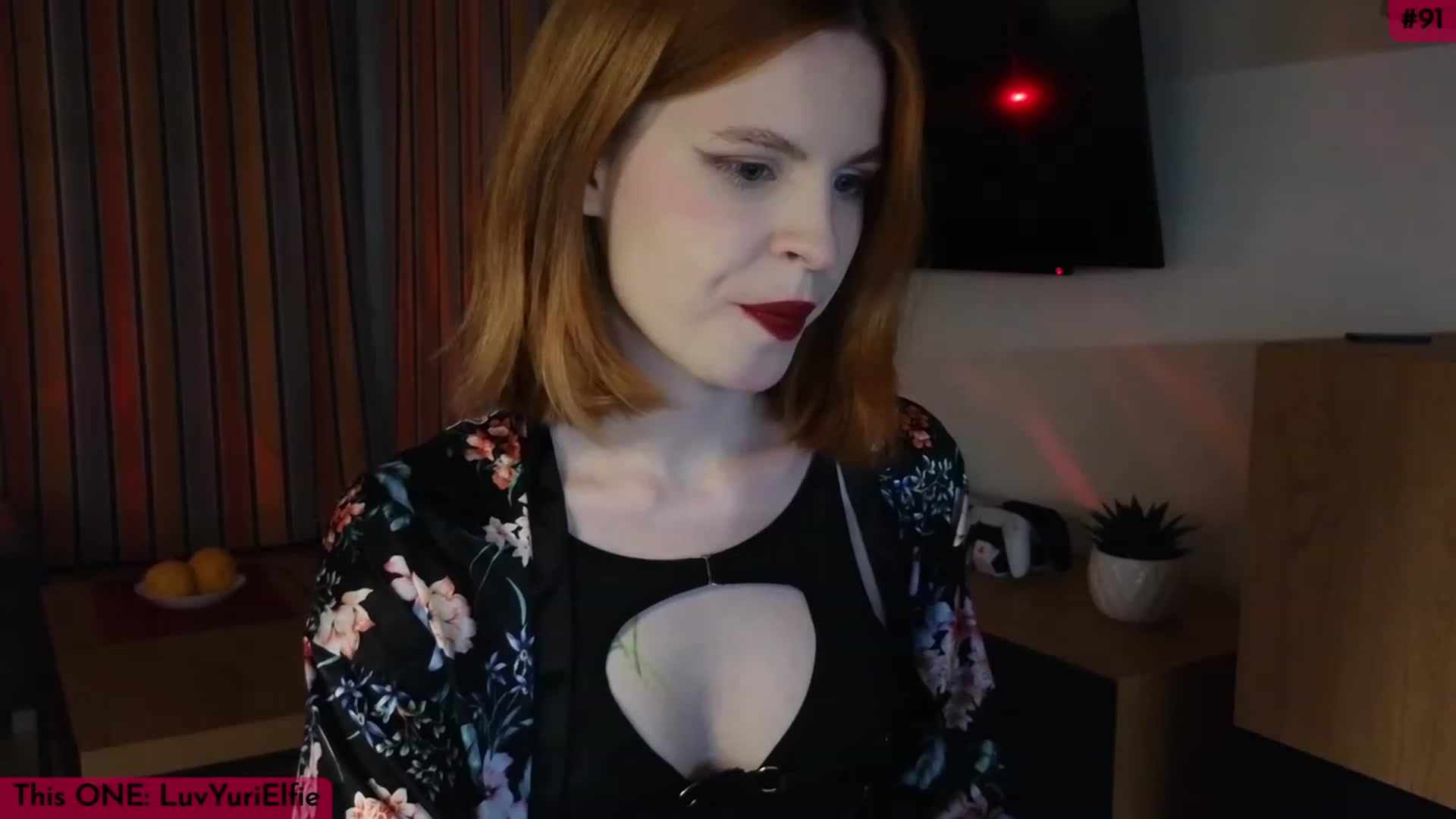 Gallery image thumbnail from Yuri_elfie's myfreecams stream on, 10/06/2023, 03:09 image 5 of 20
