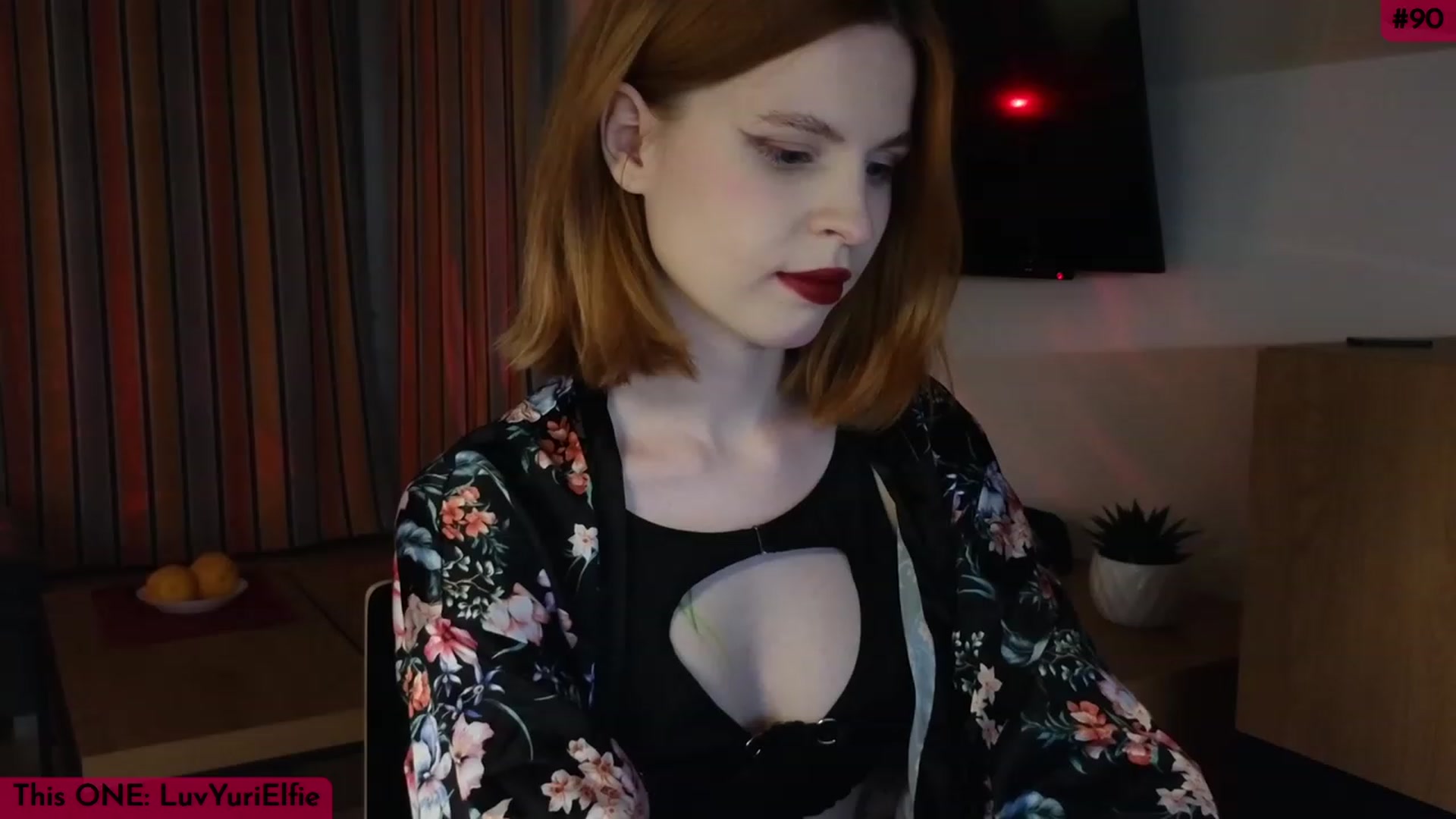 Gallery image thumbnail from Yuri_elfie's myfreecams stream on, 10/06/2023, 03:09 image 11 of 20