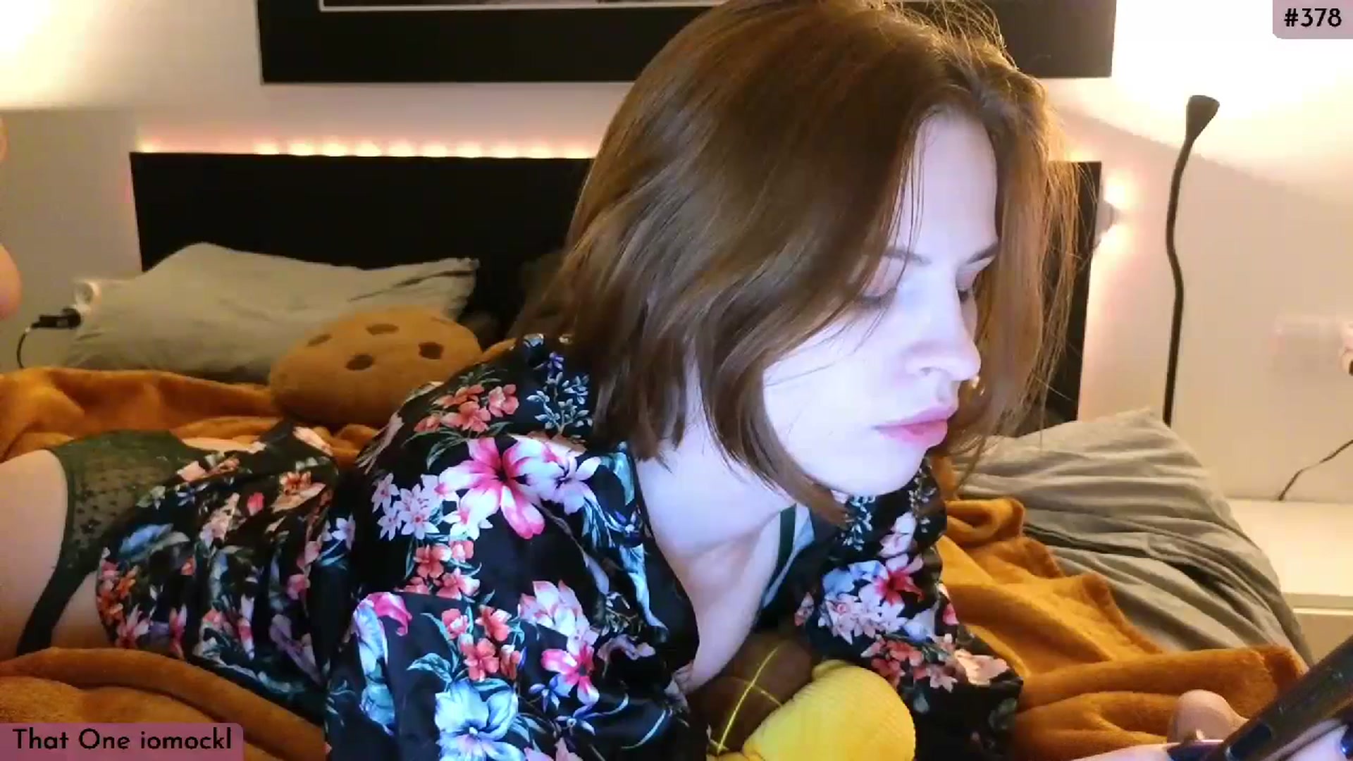 Gallery image thumbnail from Yuri_elfie's myfreecams stream on, 12/02/2023, 01:25 image 14 of 20