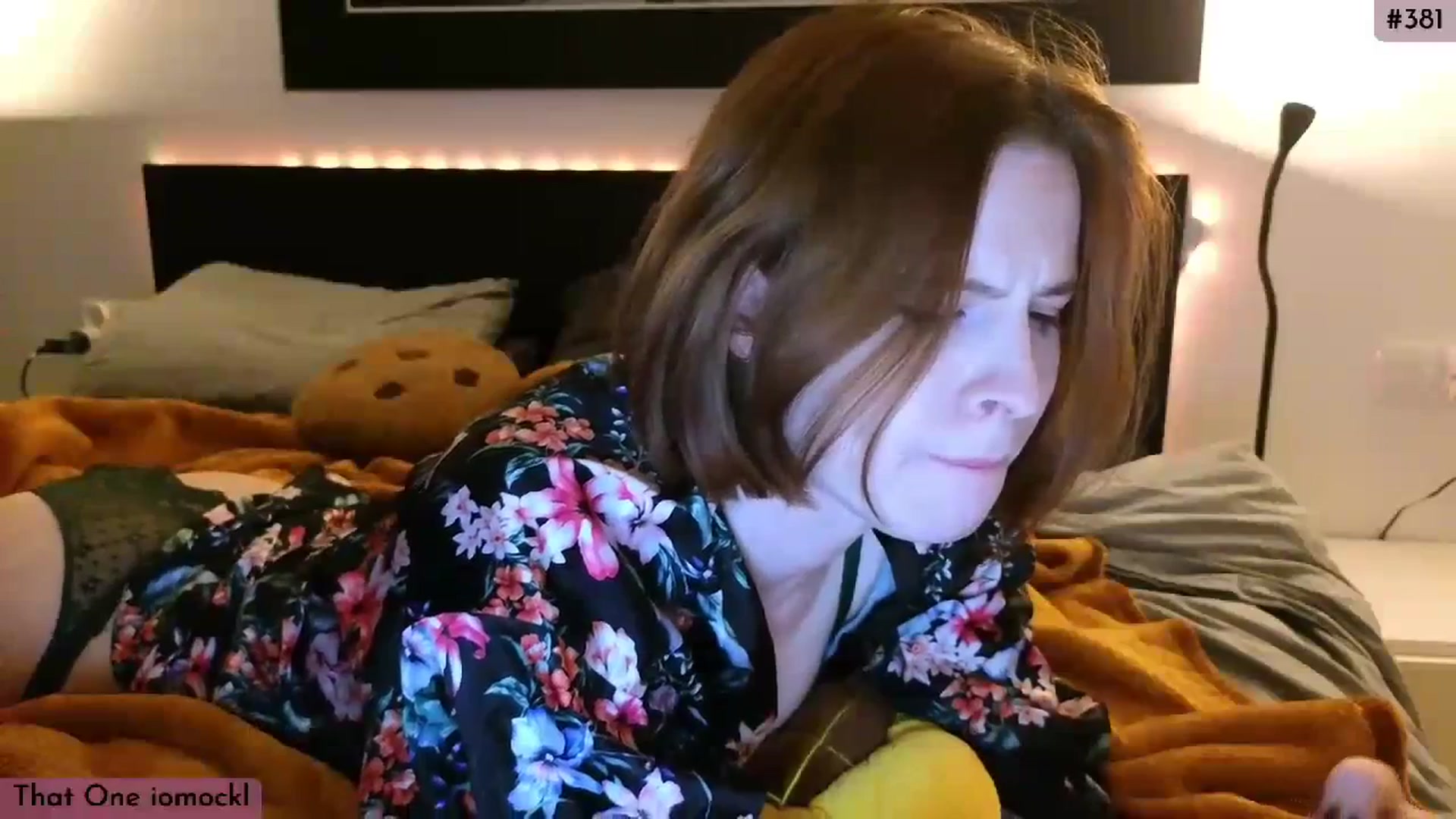 Gallery image thumbnail from Yuri_elfie's myfreecams stream on, 12/02/2023, 01:25 image 16 of 20