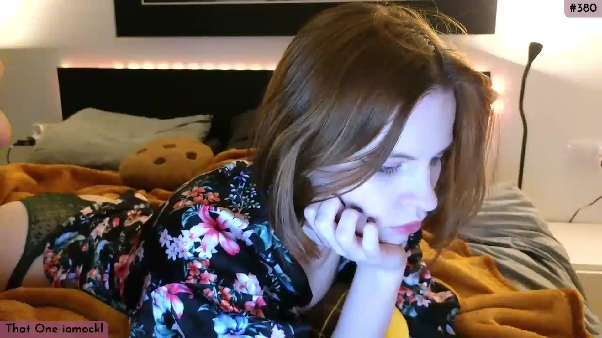 Gallery image thumbnail from Yuri_elfie's myfreecams stream on, 12/02/2023, 01:25 image 15 of 20