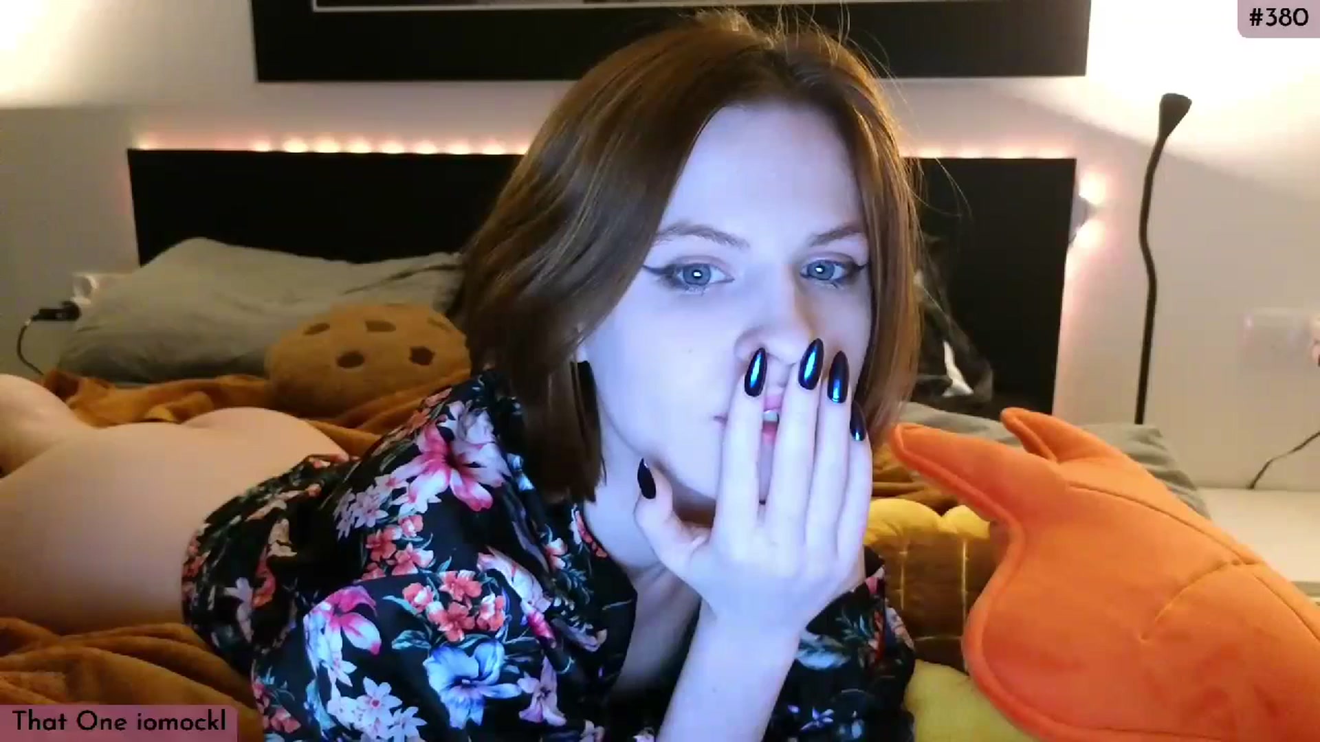 Gallery image thumbnail from Yuri_elfie's myfreecams stream on, 12/02/2023, 03:59 image 1 of 20