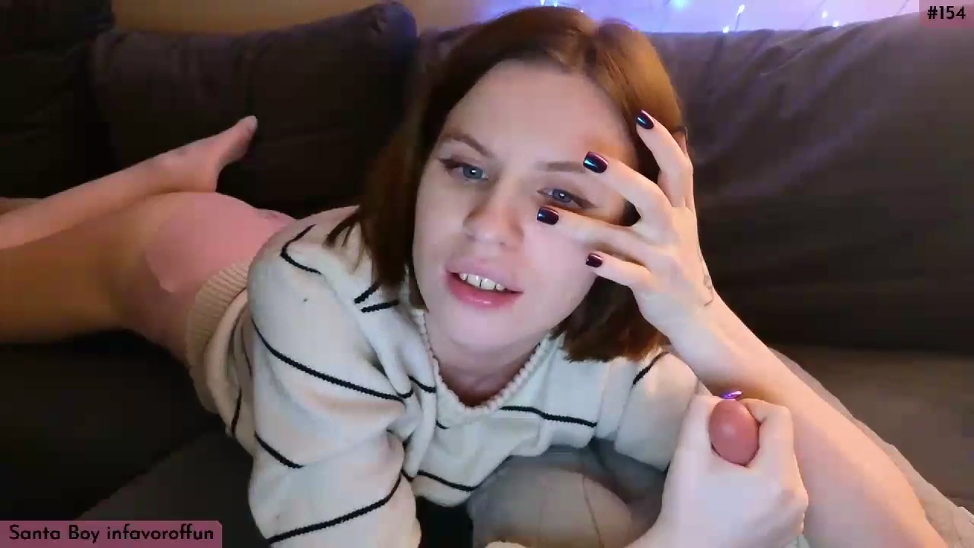 Gallery image thumbnail from Yuri_elfie's myfreecams stream on, 12/17/2023, 03:32 image 6 of 20