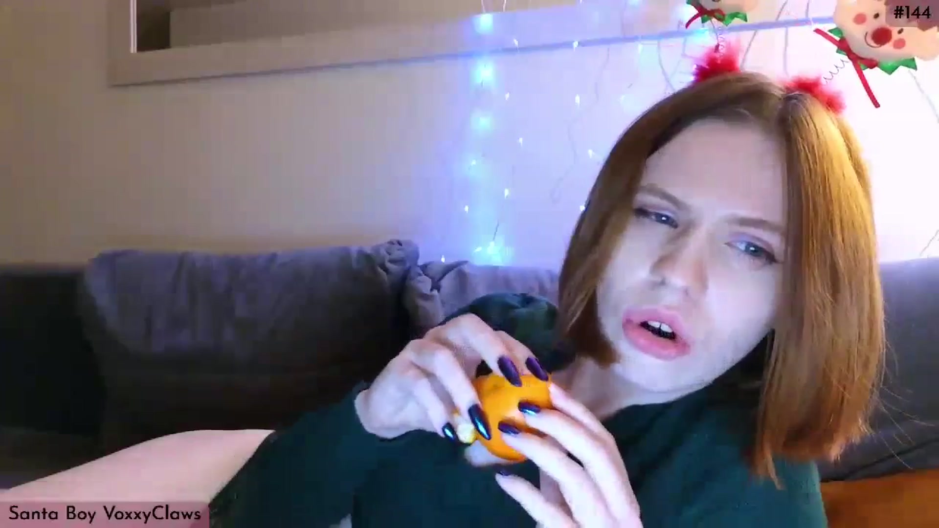 Gallery image thumbnail from Yuri_elfie's myfreecams stream on, 12/25/2023, 03:53 image 10 of 20