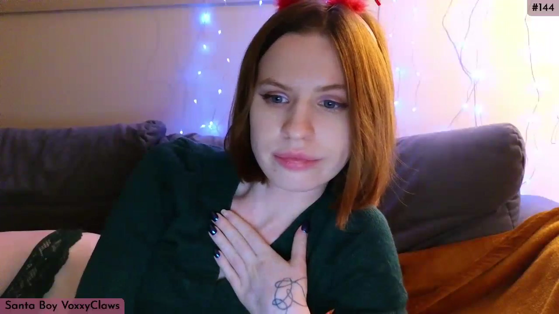 Gallery image thumbnail from Yuri_elfie's myfreecams stream on, 12/25/2023, 03:53 image 6 of 20