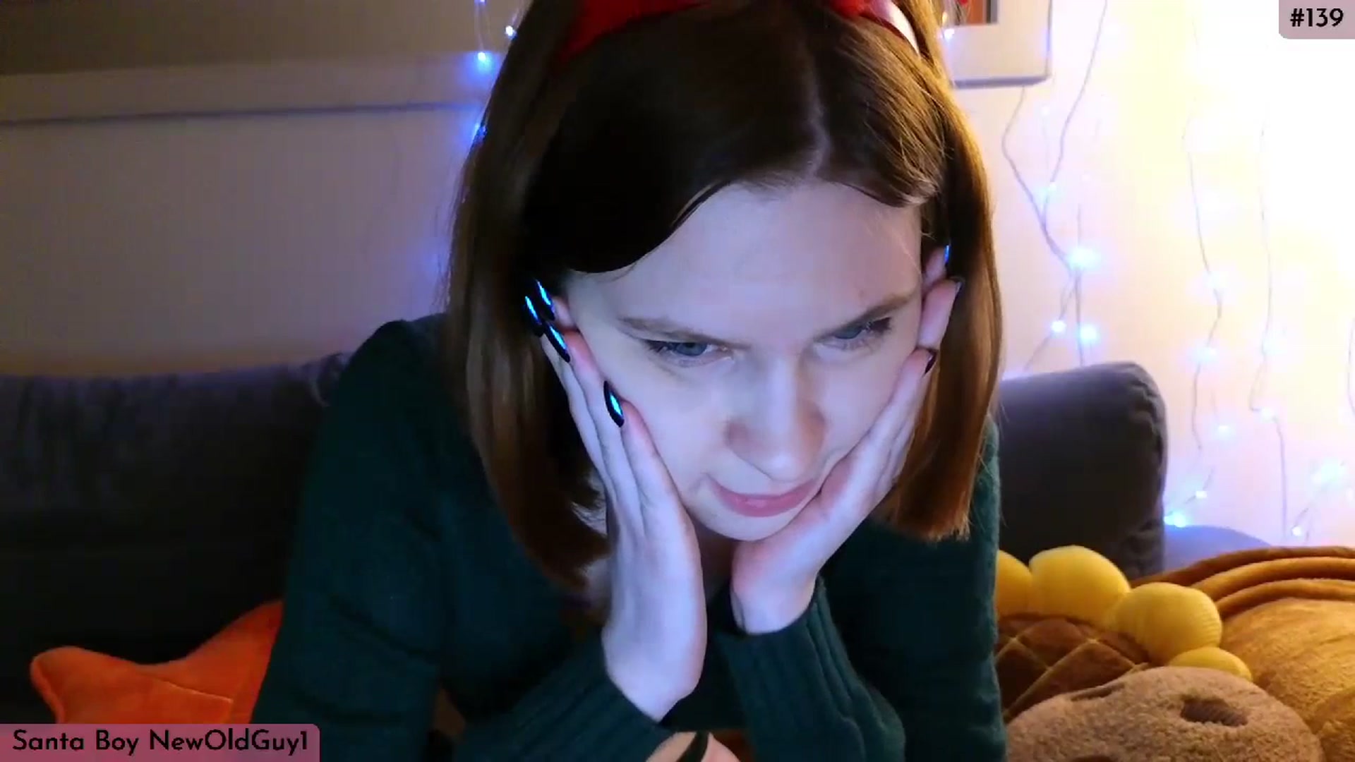Gallery image thumbnail from Yuri_elfie's myfreecams stream on, 12/25/2023, 05:28 image 6 of 20
