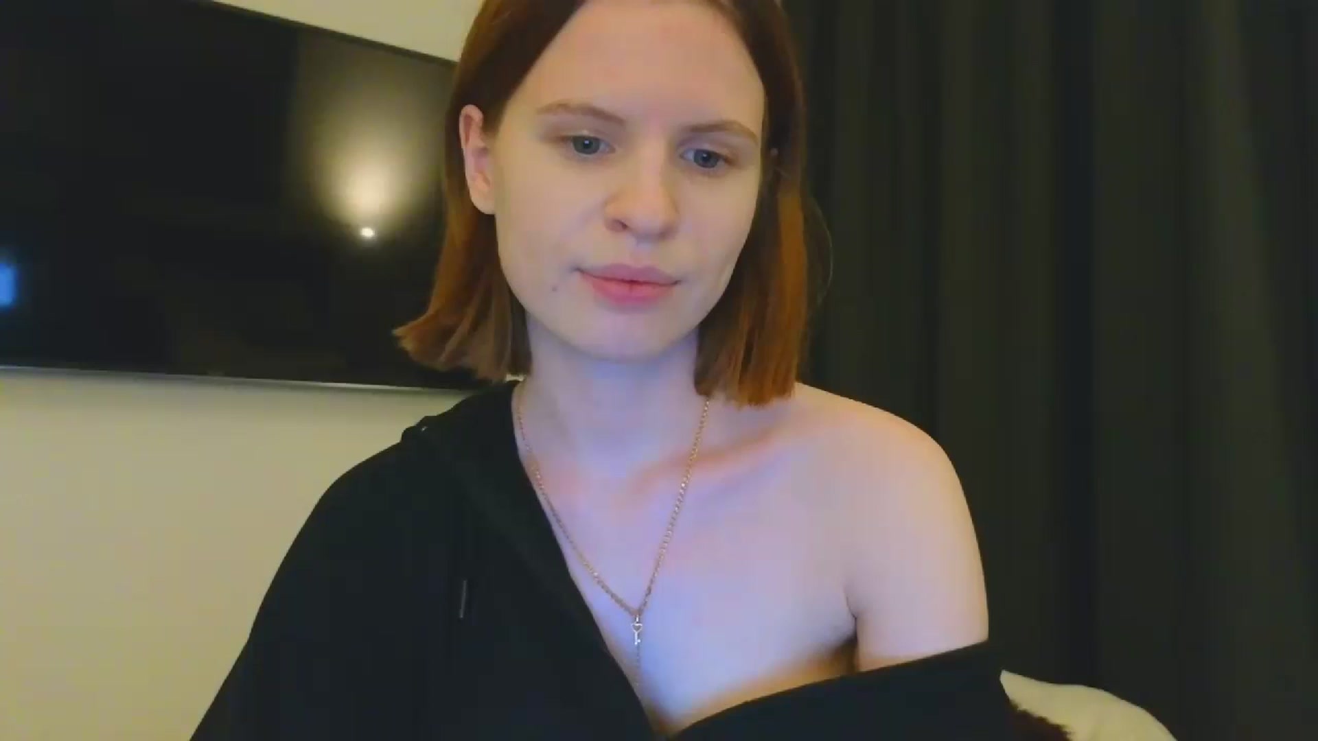 Gallery image thumbnail from Yuri_elfie's myfreecams stream on, 02/05/2024, 04:42 image 13 of 20