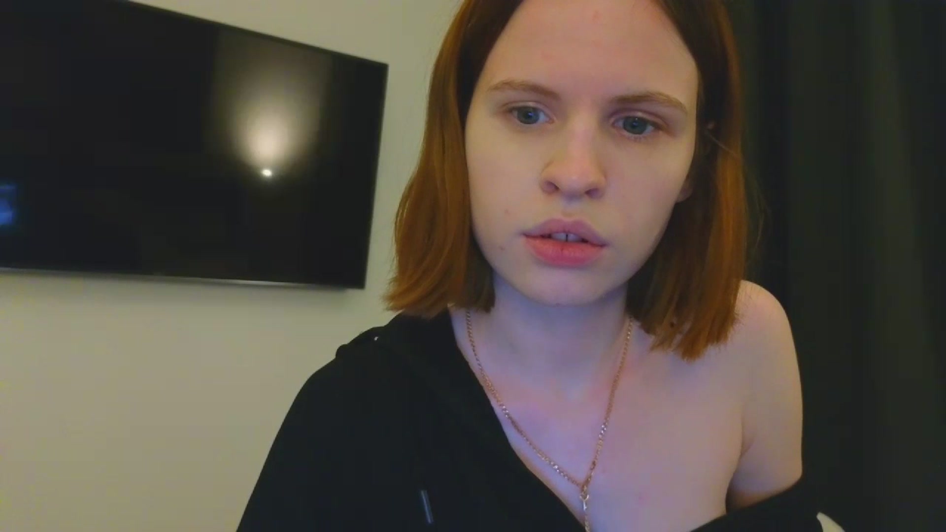 Gallery image thumbnail from Yuri_elfie's myfreecams stream on, 02/05/2024, 04:42 image 16 of 20