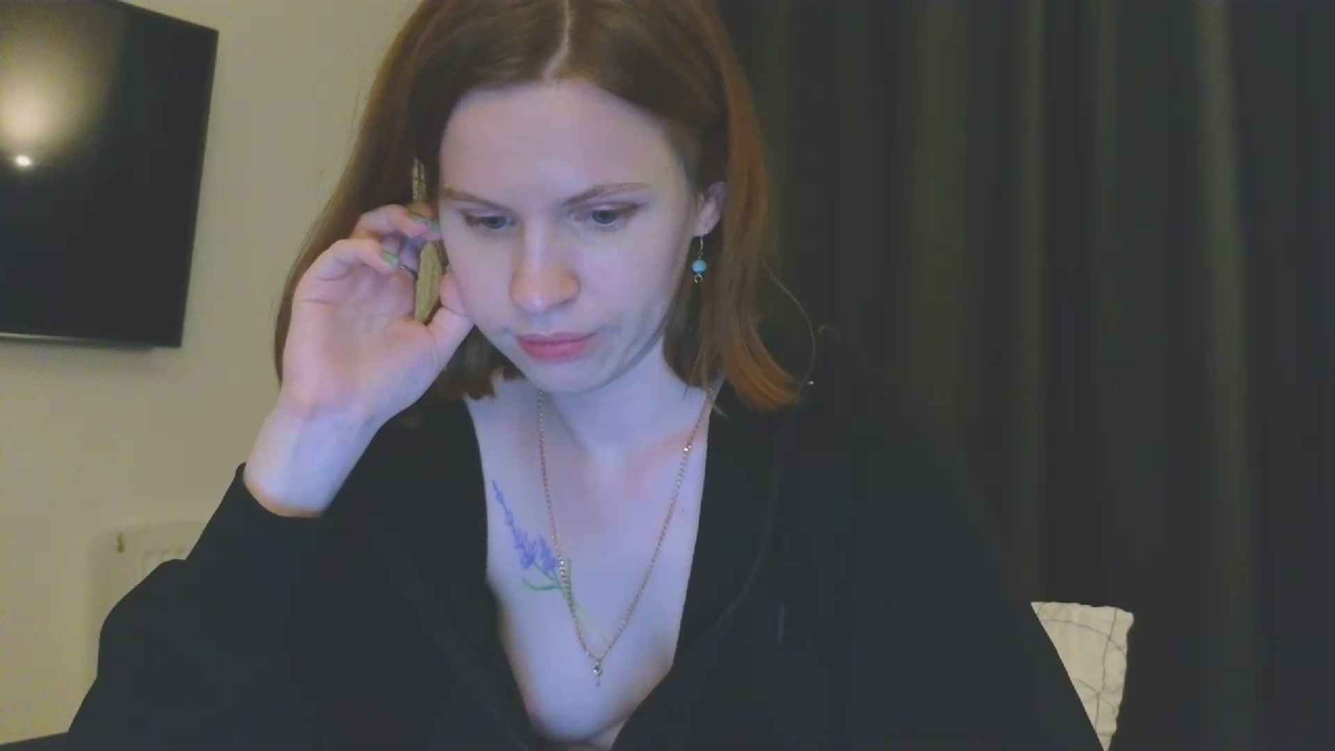 Gallery image thumbnail from Yuri_elfie's myfreecams stream on, 03/05/2024, 04:51 image 17 of 20
