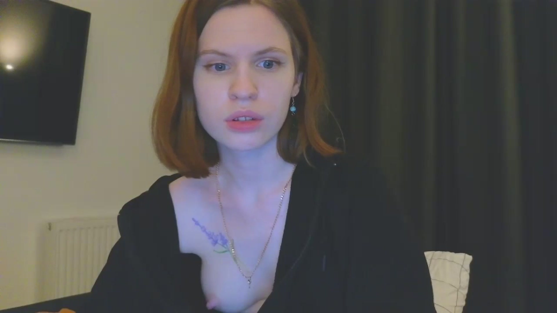 Gallery image thumbnail from Yuri_elfie's myfreecams stream on, 03/05/2024, 04:51 image 18 of 20