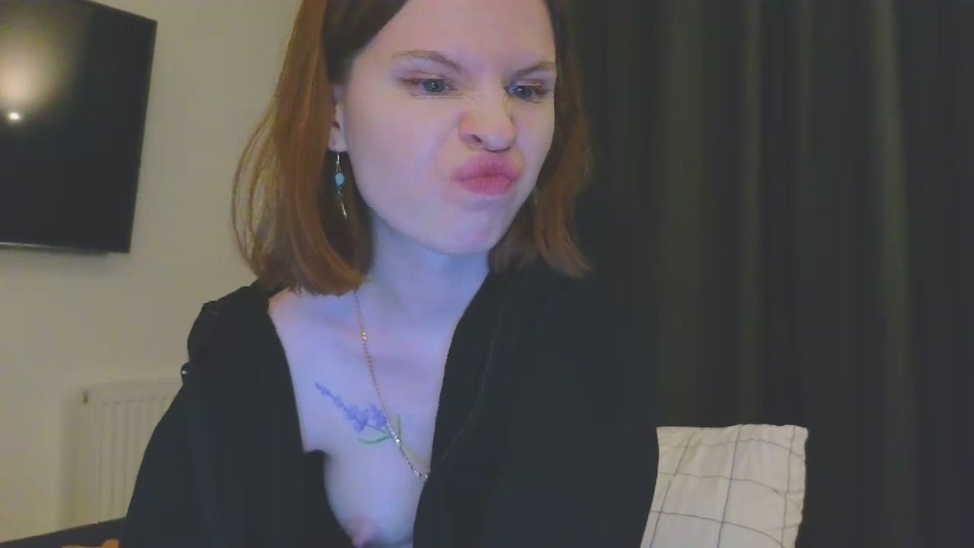 Gallery image thumbnail from Yuri_elfie's myfreecams stream on, 03/05/2024, 04:51 image 10 of 20
