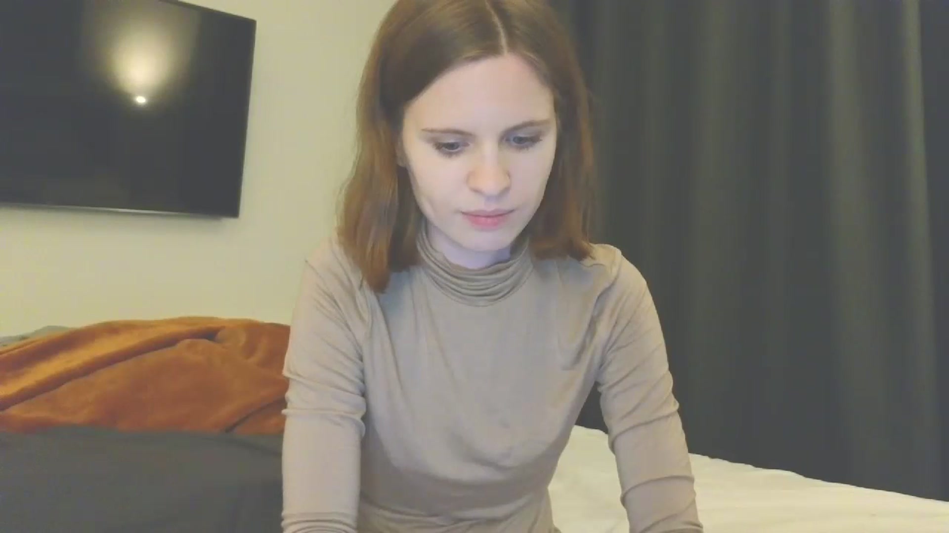 Gallery image thumbnail from Yuri_elfie's myfreecams stream on, 03/26/2024, 04:37 image 16 of 20