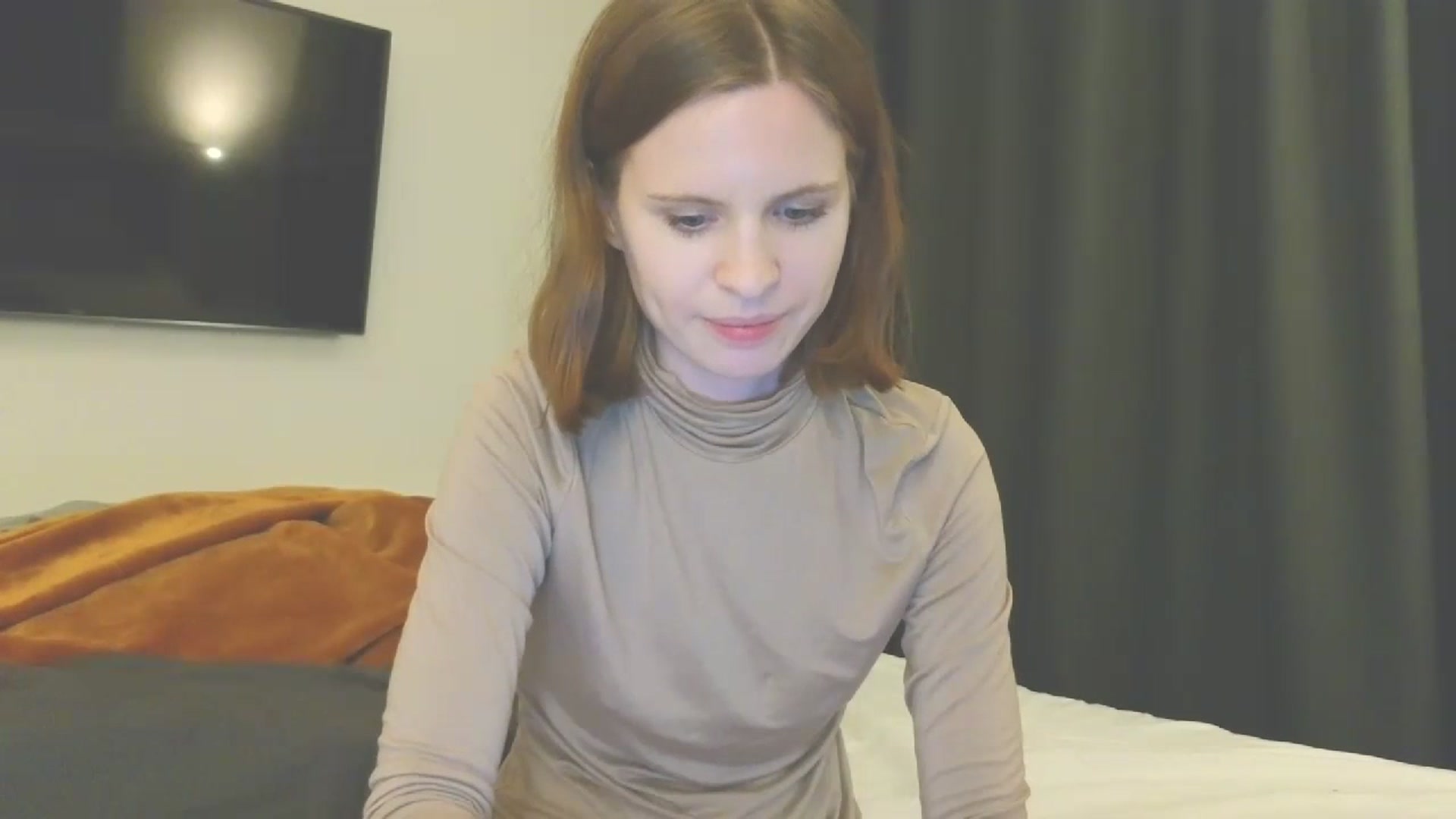Gallery image thumbnail from Yuri_elfie's myfreecams stream on, 03/26/2024, 04:37 image 15 of 20
