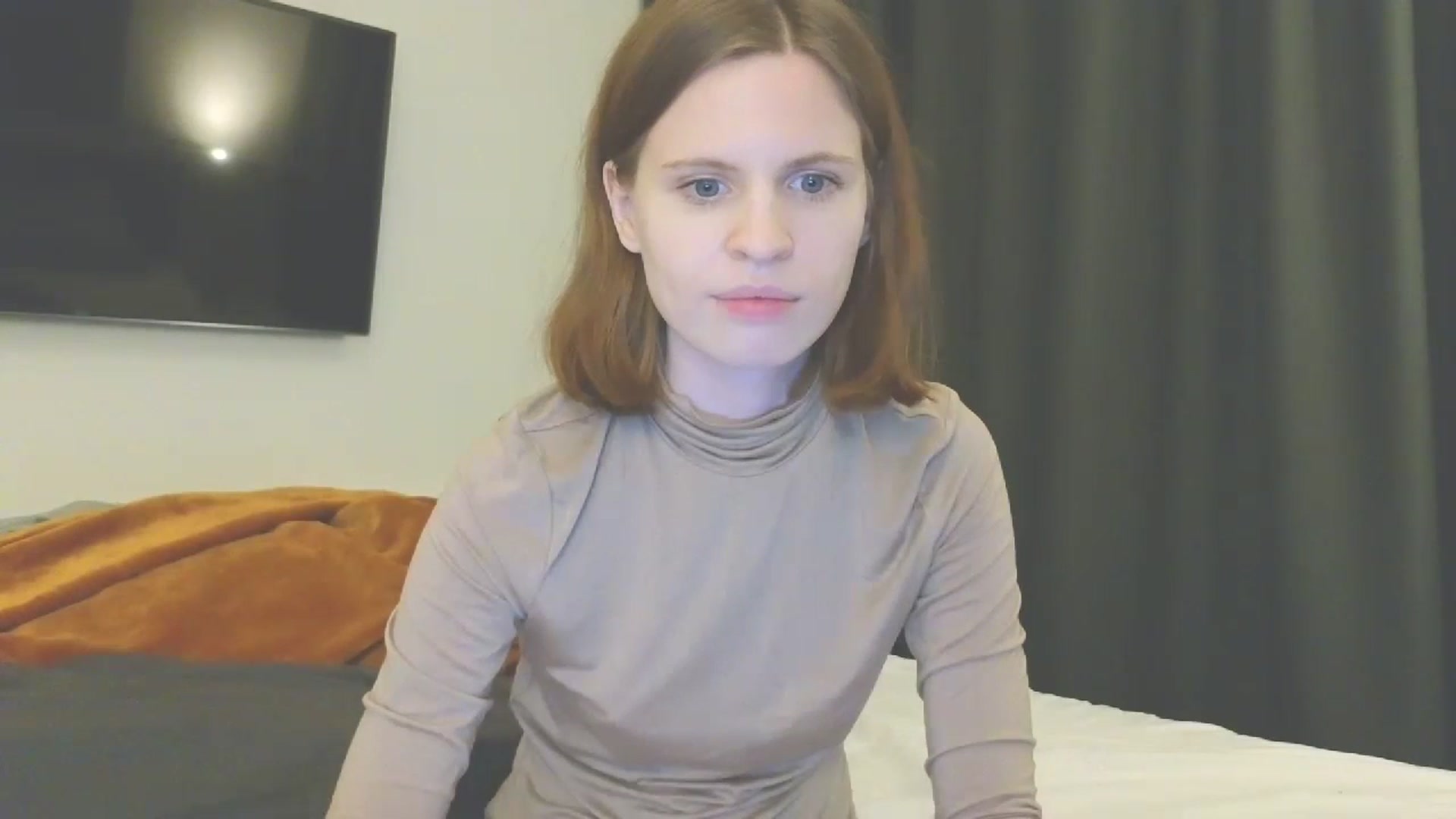 Gallery image thumbnail from Yuri_elfie's myfreecams stream on, 03/26/2024, 04:37 image 17 of 20