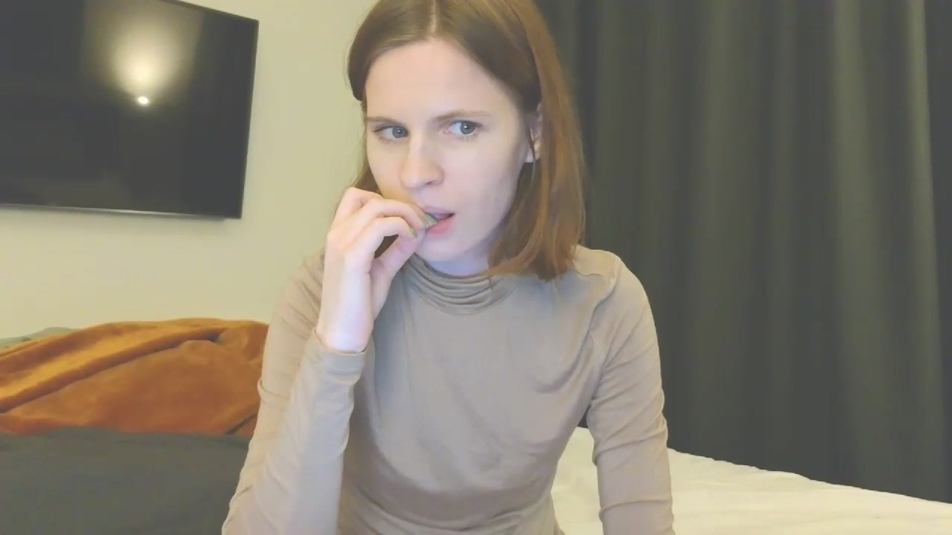 Gallery image thumbnail from Yuri_elfie's myfreecams stream on, 03/26/2024, 04:37 image 18 of 20