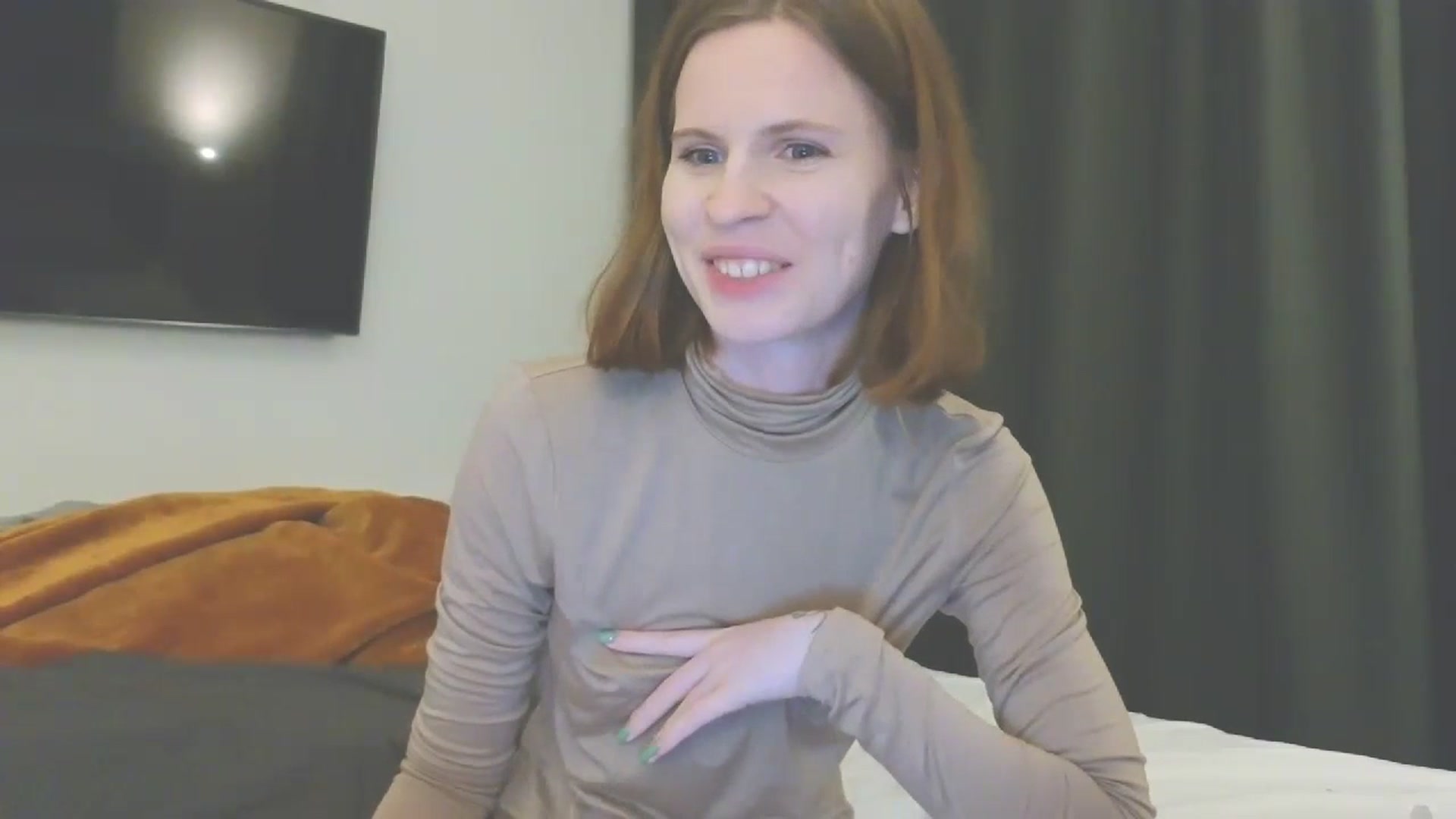 Gallery image thumbnail from Yuri_elfie's myfreecams stream on, 03/26/2024, 04:37 image 11 of 20