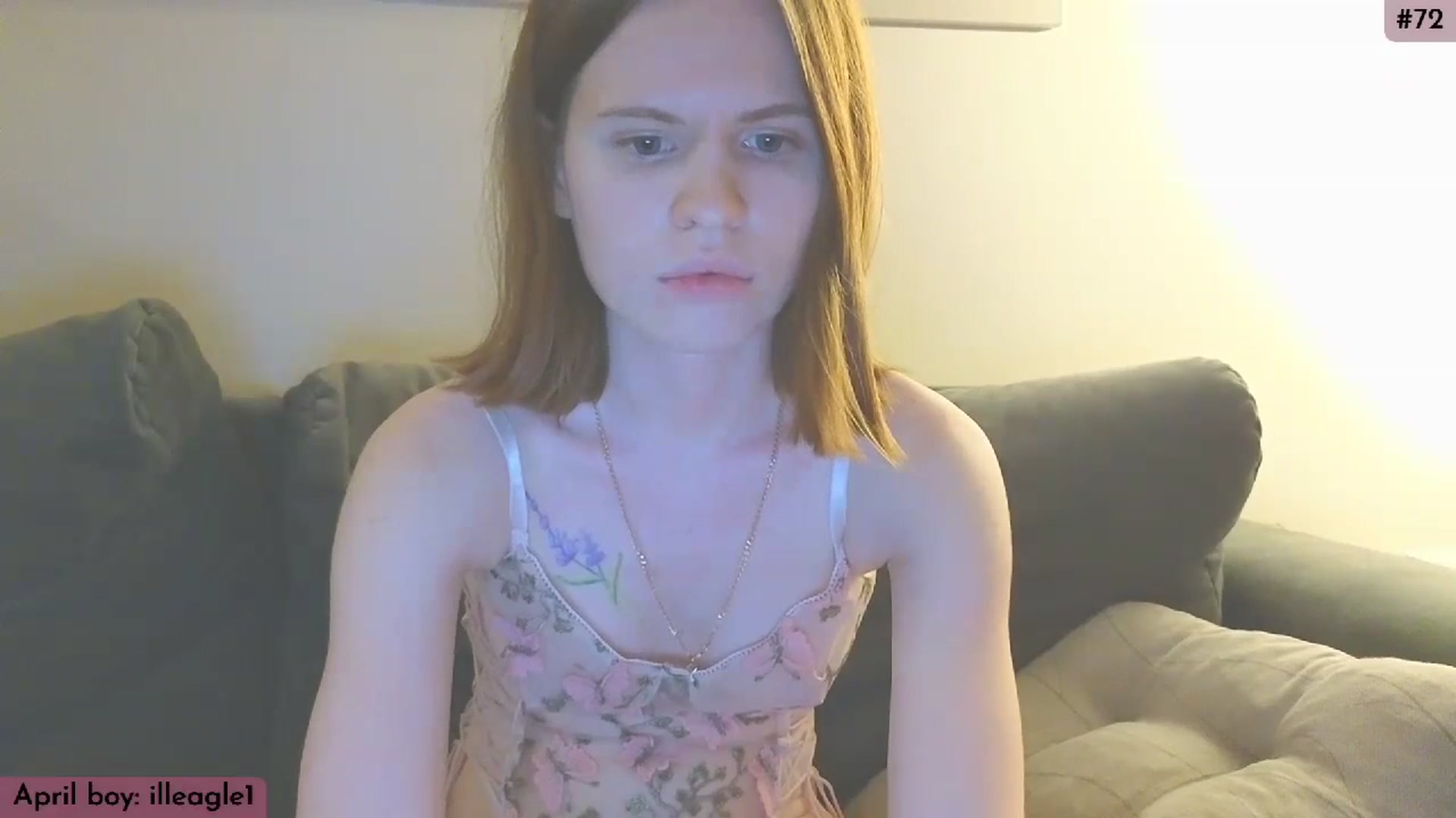 Gallery image thumbnail from Yuri_elfie's myfreecams stream on, 04/10/2024, 04:21 image 2 of 20