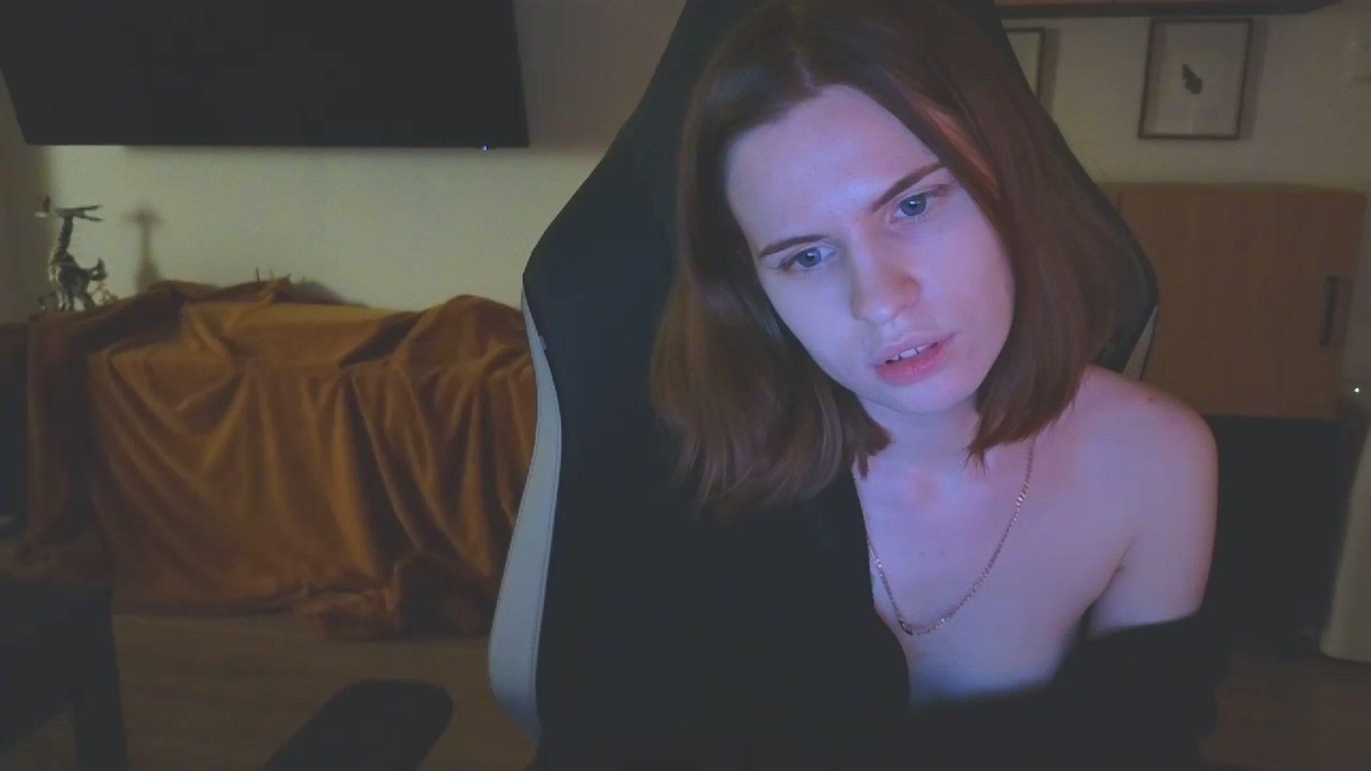 Gallery image thumbnail from Yuri_elfie's myfreecams stream on, 04/13/2024, 02:44 image 20 of 20