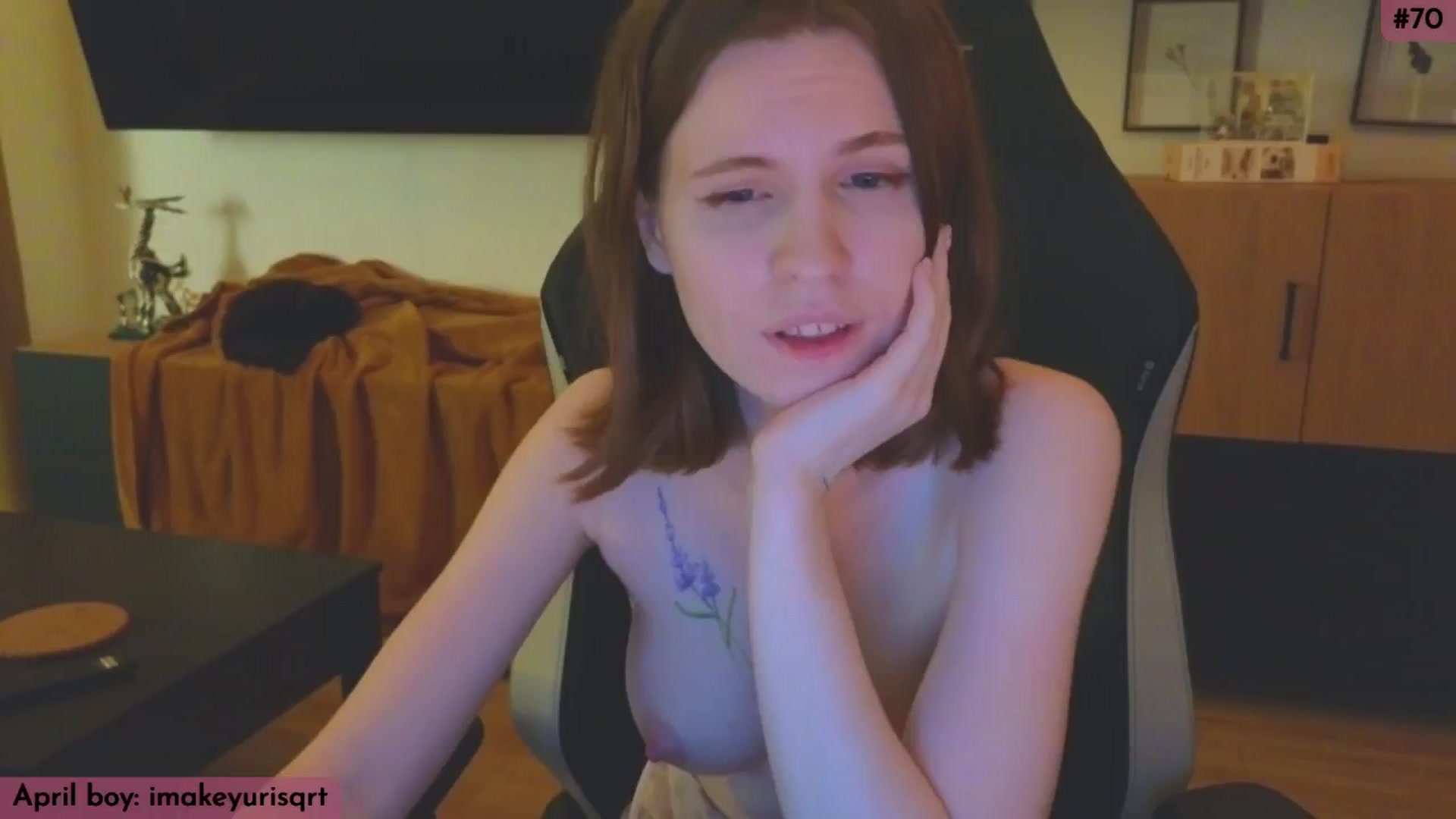 Gallery image thumbnail from Yuri_elfie's myfreecams stream on, 04/26/2024, 02:41 image 11 of 20