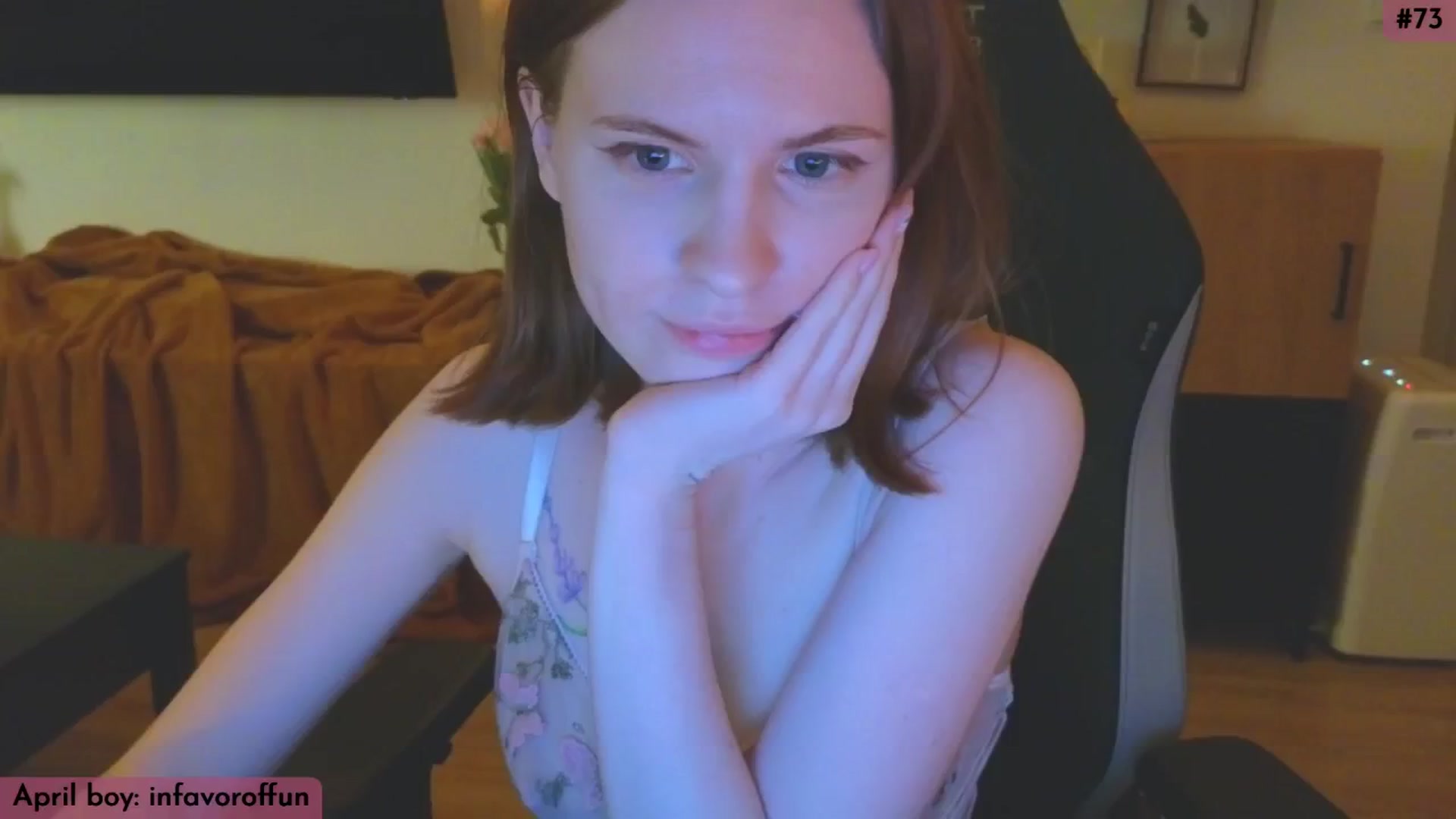 Gallery image thumbnail from Yuri_elfie's myfreecams stream on, 04/26/2024, 02:41 image 1 of 20