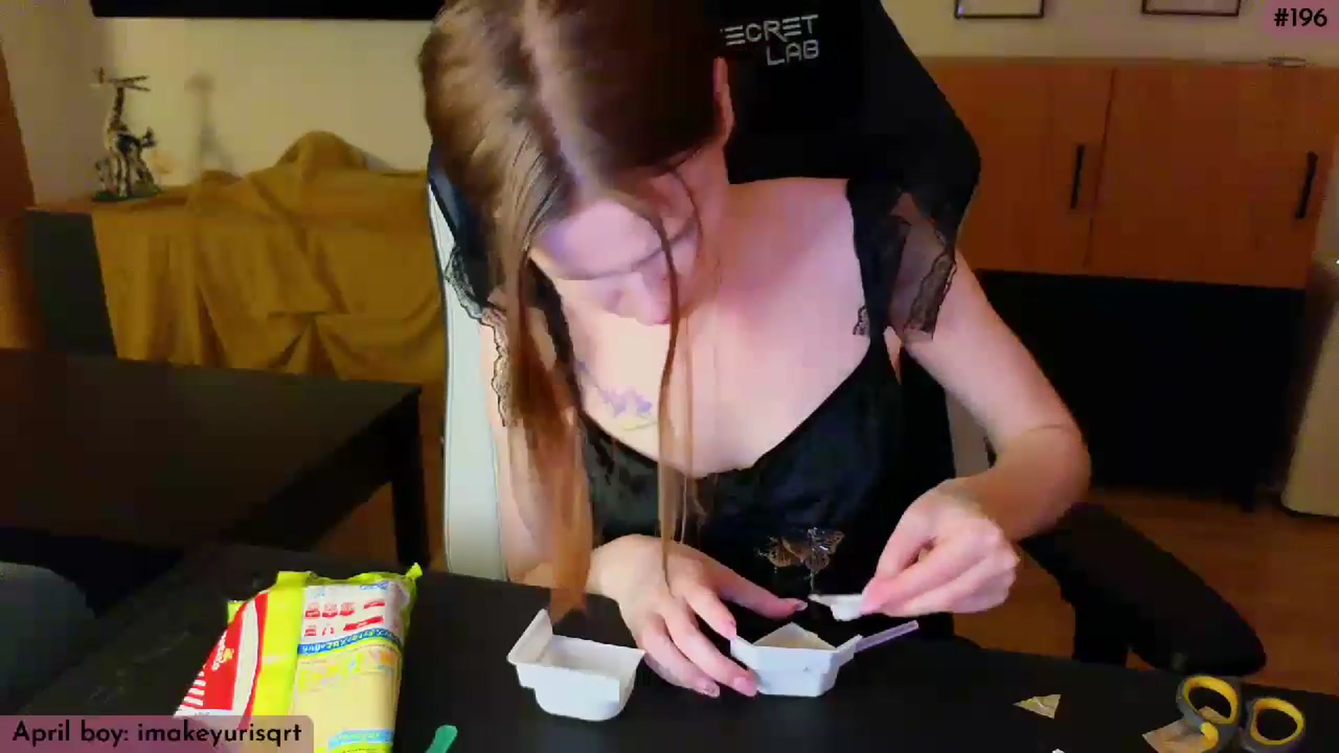 Gallery image thumbnail from Yuri_elfie's myfreecams stream on, 05/04/2024, 01:35 image 17 of 20