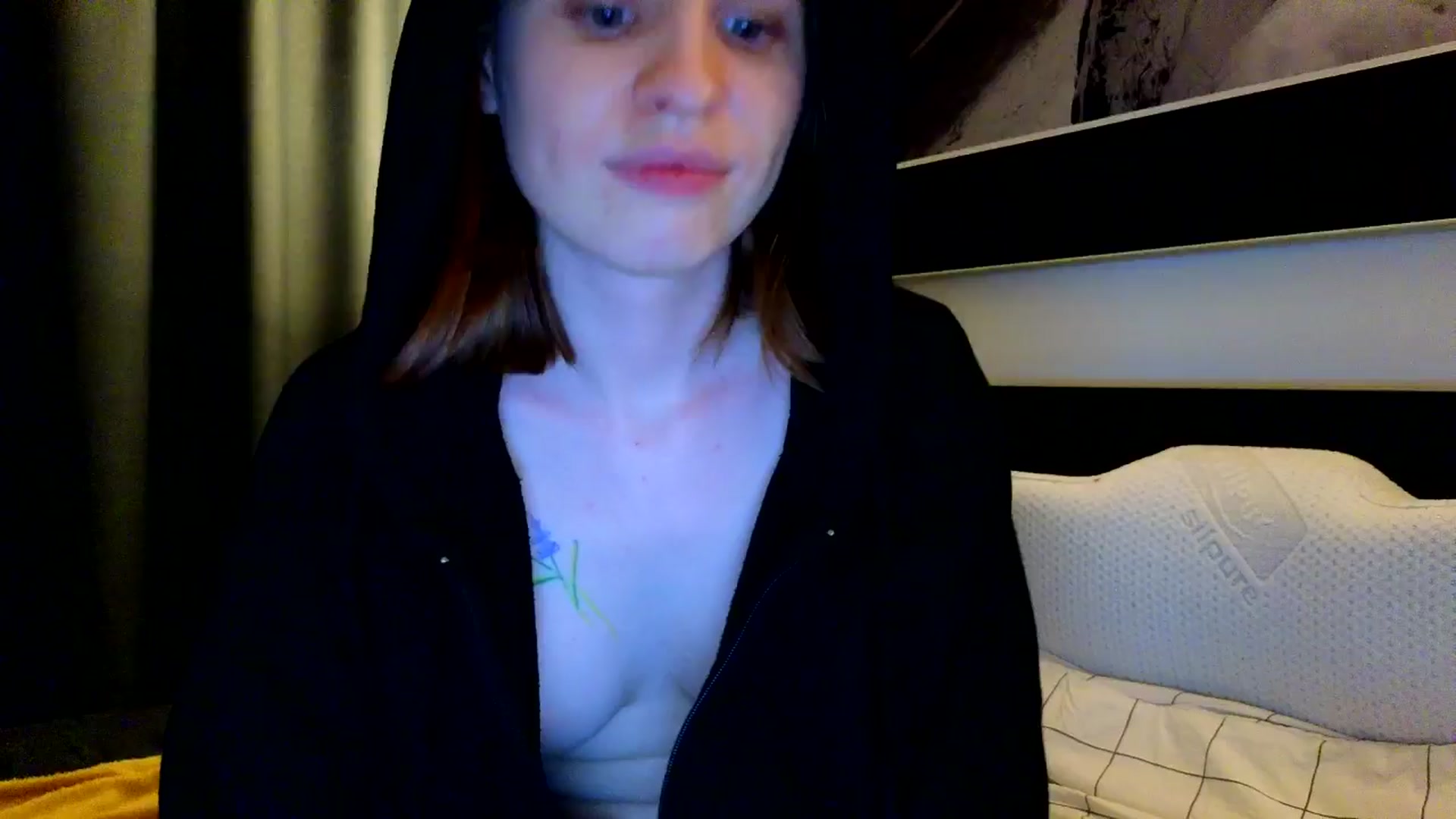 Gallery image thumbnail from Yuri_elfie's myfreecams stream on, 05/05/2024, 02:36 image 10 of 20