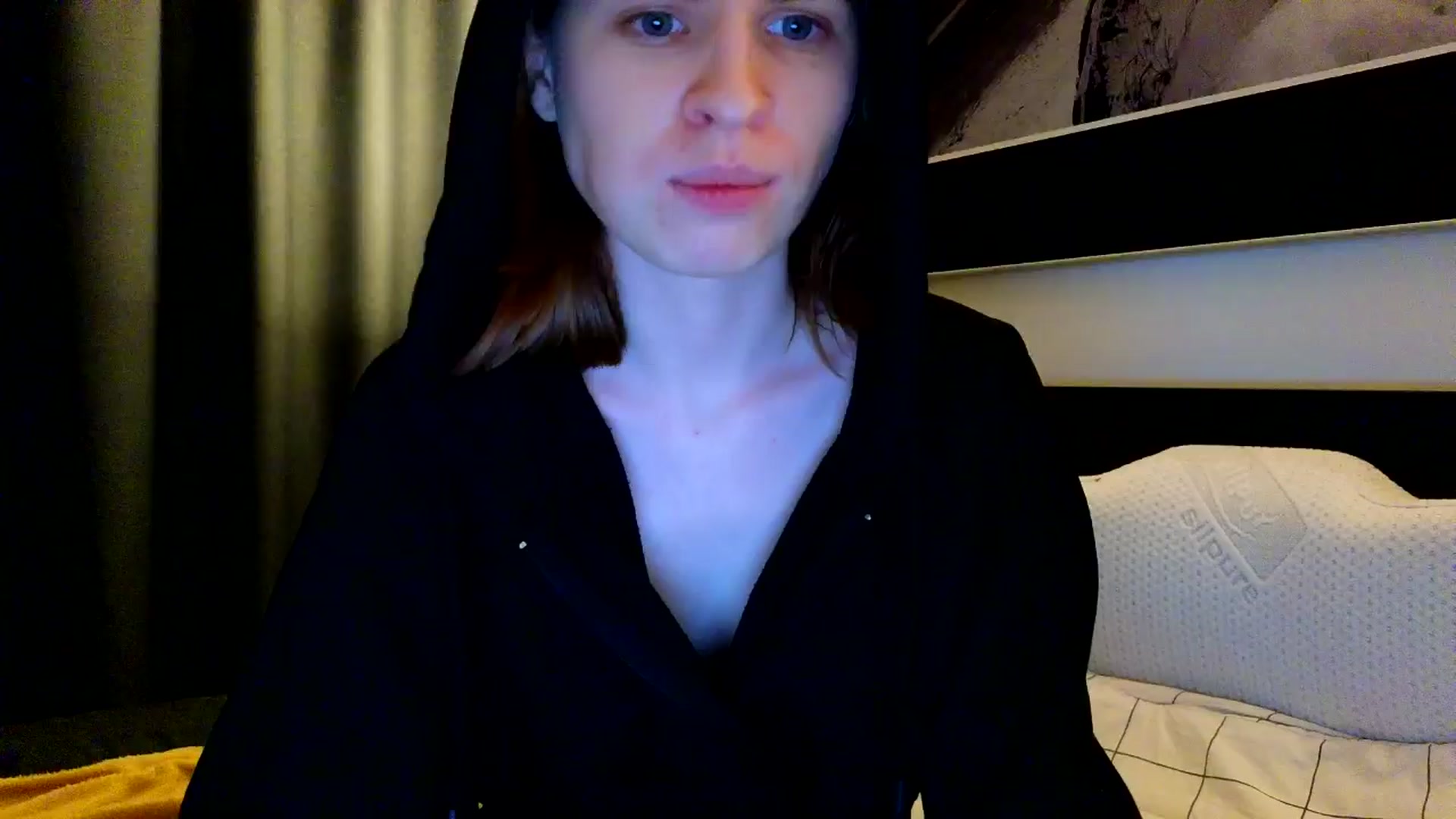 Gallery image thumbnail from Yuri_elfie's myfreecams stream on, 05/05/2024, 02:36 image 6 of 20