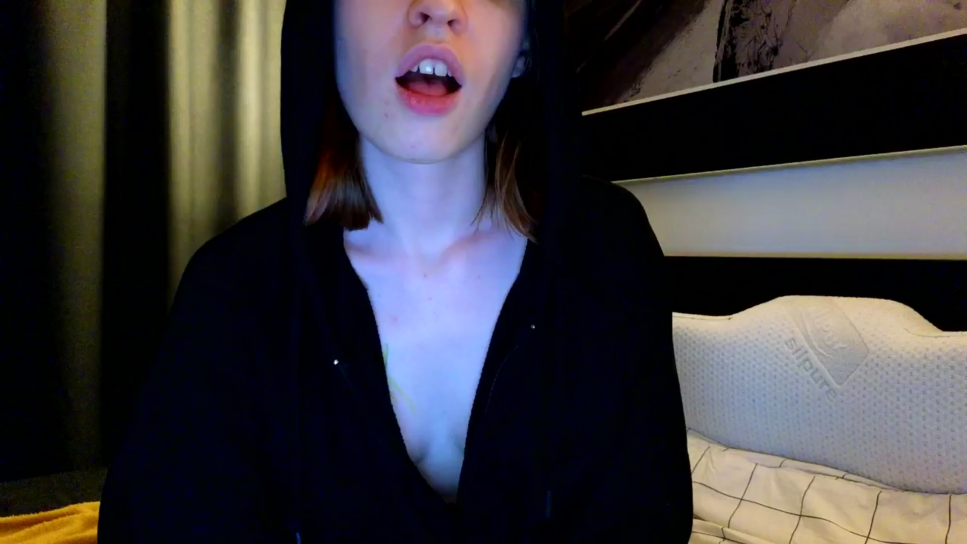 Gallery image thumbnail from Yuri_elfie's myfreecams stream on, 05/05/2024, 02:36 image 9 of 20