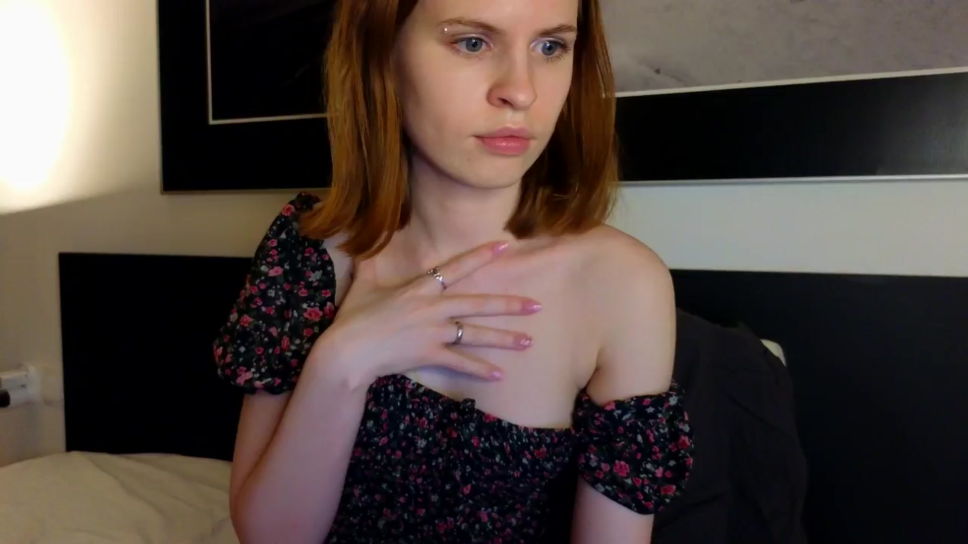 Gallery image thumbnail from Yuri_elfie's myfreecams stream on, 05/09/2024, 04:15 image 17 of 20