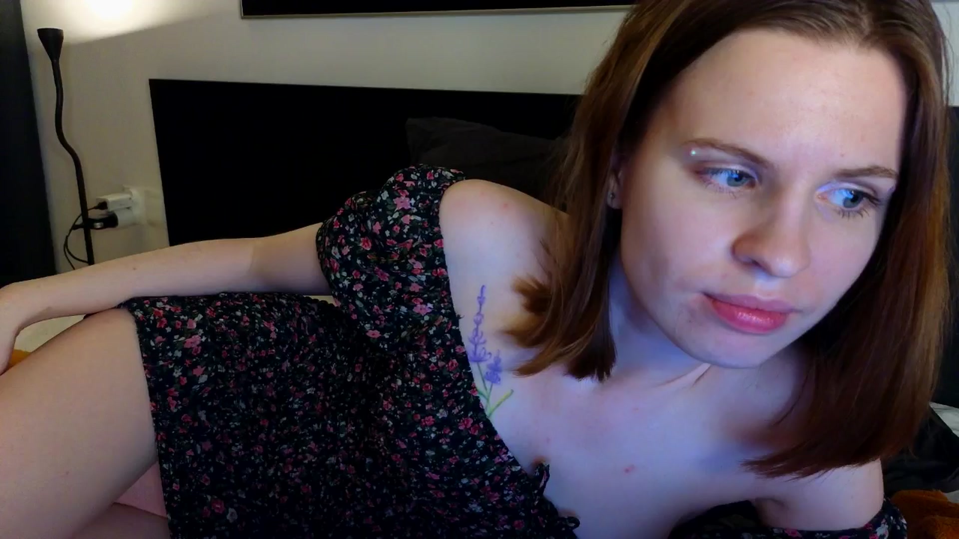 Gallery image thumbnail from Yuri_elfie's myfreecams stream on, 05/09/2024, 04:15 image 9 of 20