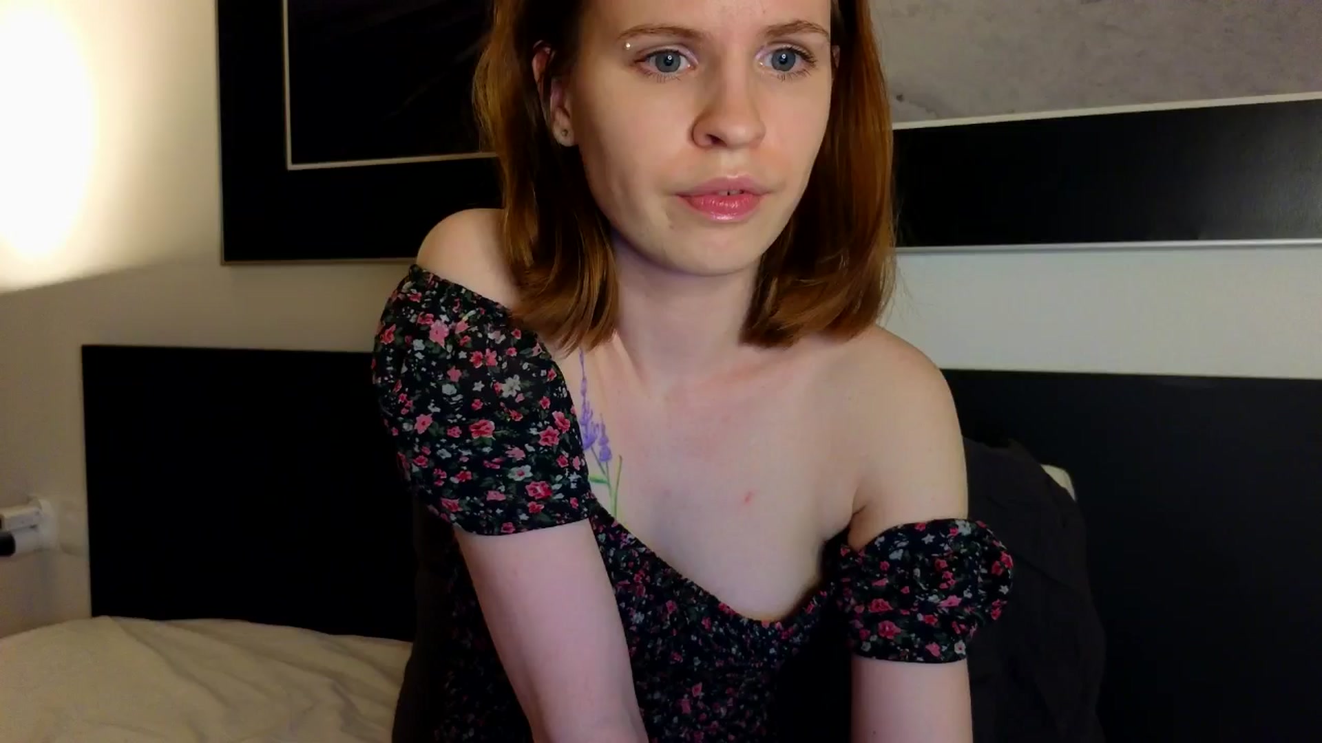 Gallery image thumbnail from Yuri_elfie's myfreecams stream on, 05/09/2024, 04:15 image 15 of 20