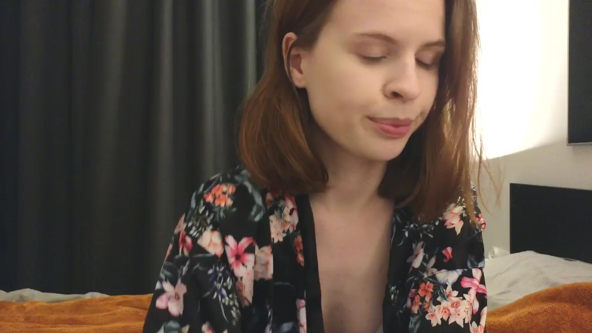 Gallery image thumbnail from Yuri_elfie's myfreecams stream on, 05/10/2024, 17:32 image 9 of 20