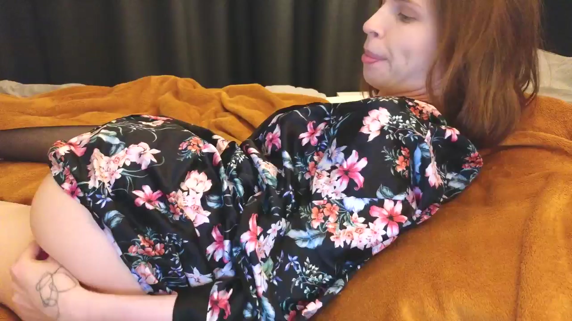 Gallery image thumbnail from Yuri_elfie's myfreecams stream on, 05/10/2024, 17:32 image 7 of 20