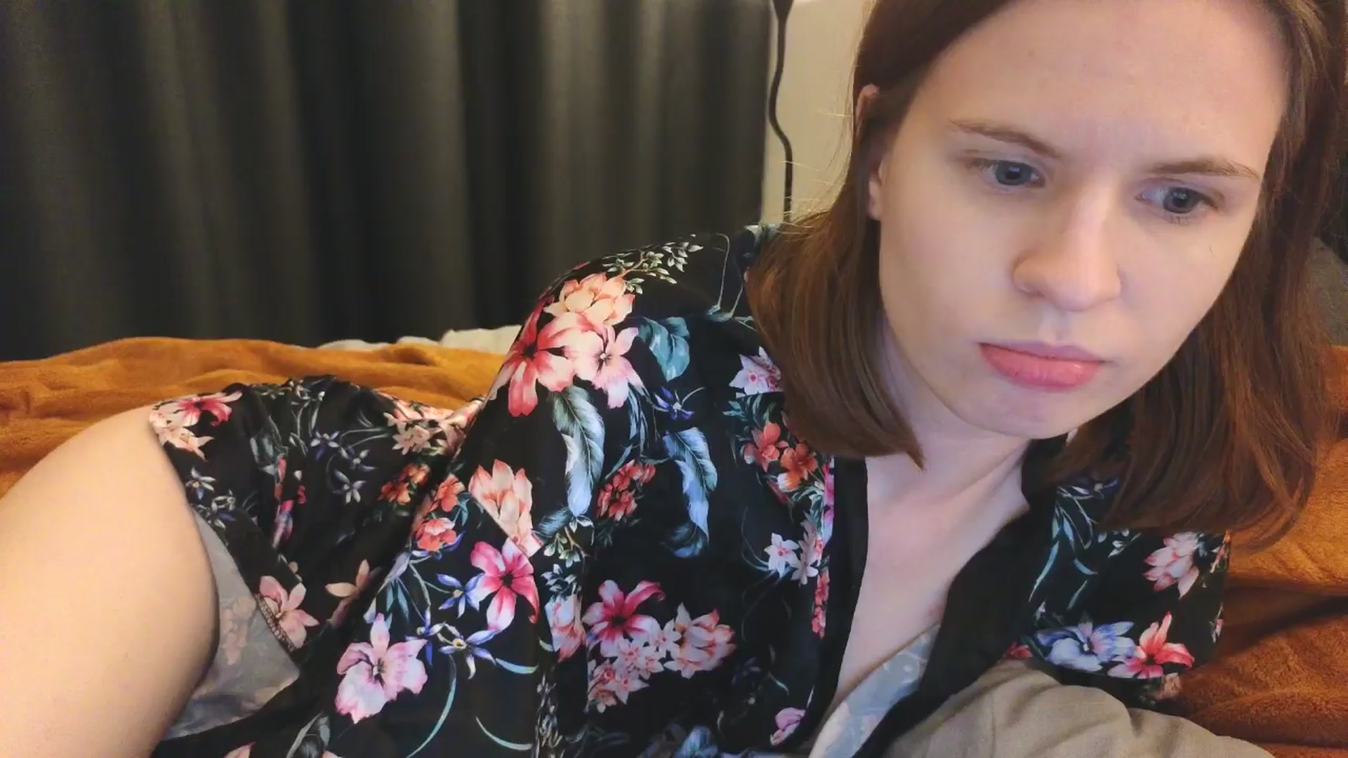 Gallery image thumbnail from Yuri_elfie's myfreecams stream on, 05/10/2024, 18:07 image 17 of 20