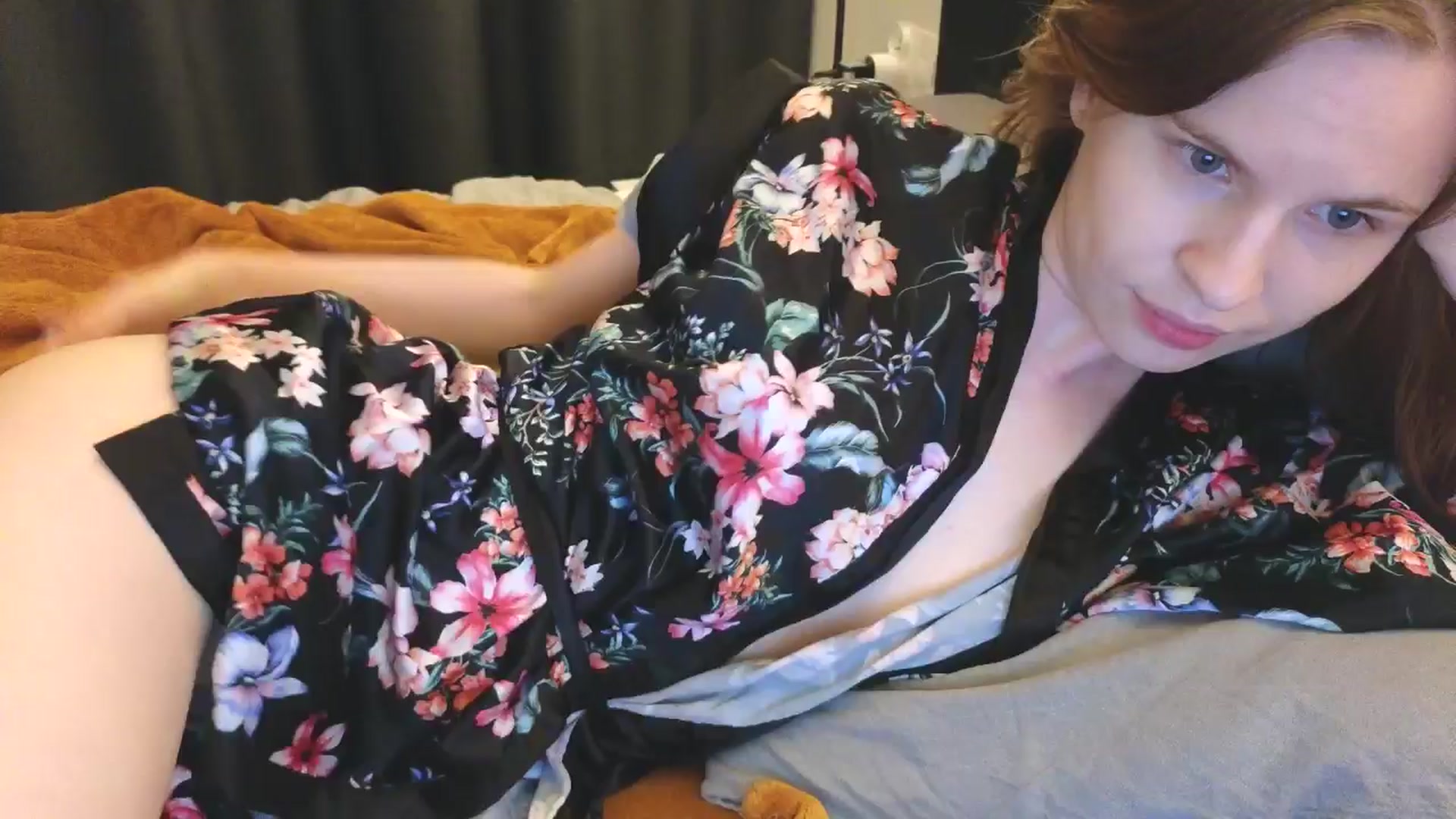 Gallery image thumbnail from Yuri_elfie's myfreecams stream on, 05/10/2024, 18:07 image 5 of 20