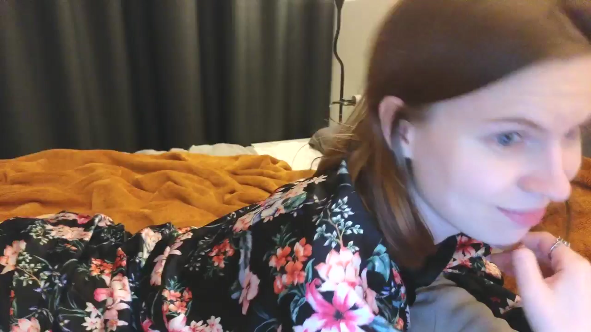 Gallery image thumbnail from Yuri_elfie's myfreecams stream on, 05/10/2024, 18:07 image 18 of 20