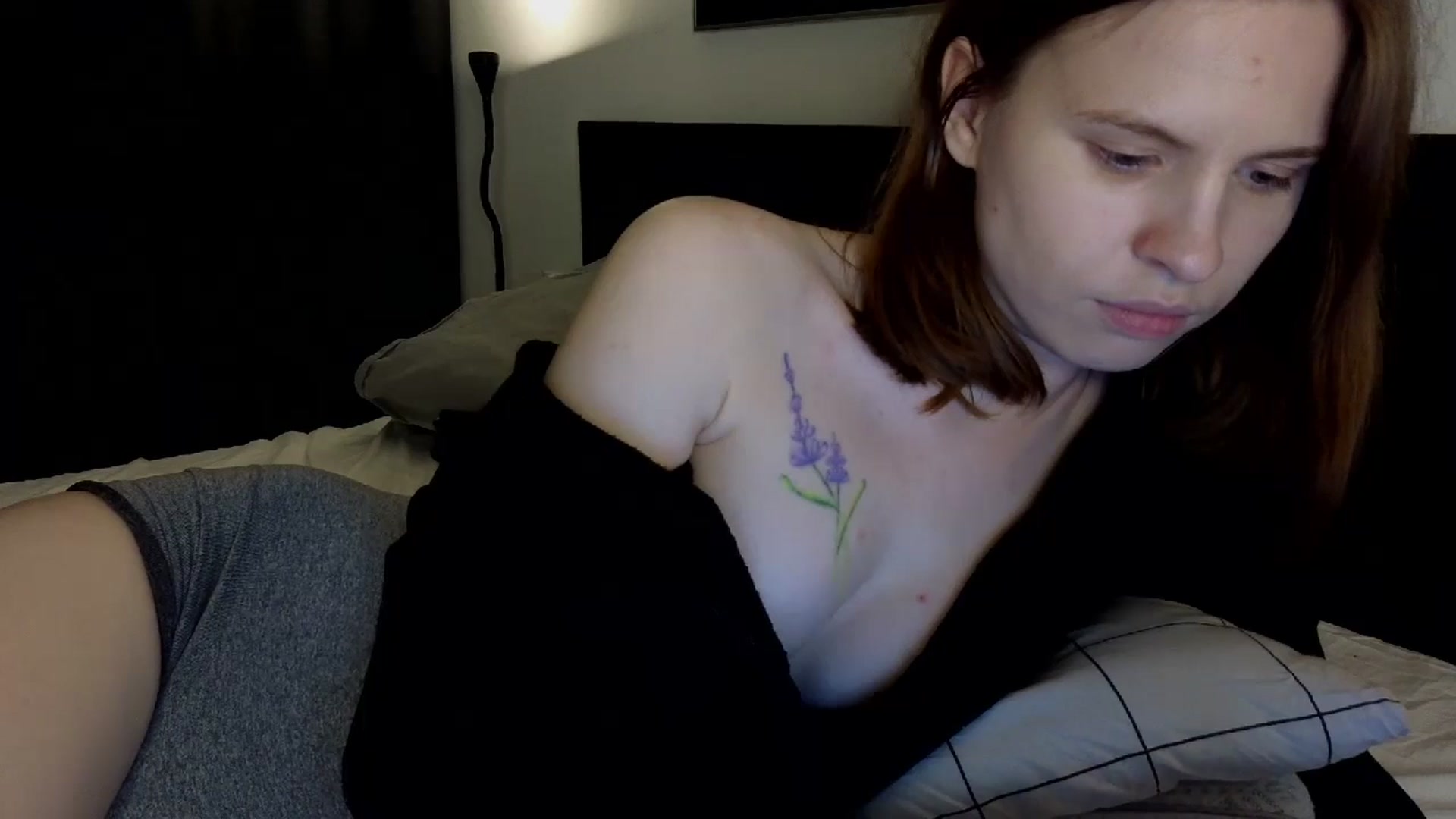 Gallery image thumbnail from Yuri_elfie's myfreecams stream on, 06/06/2024, 03:33 image 17 of 20